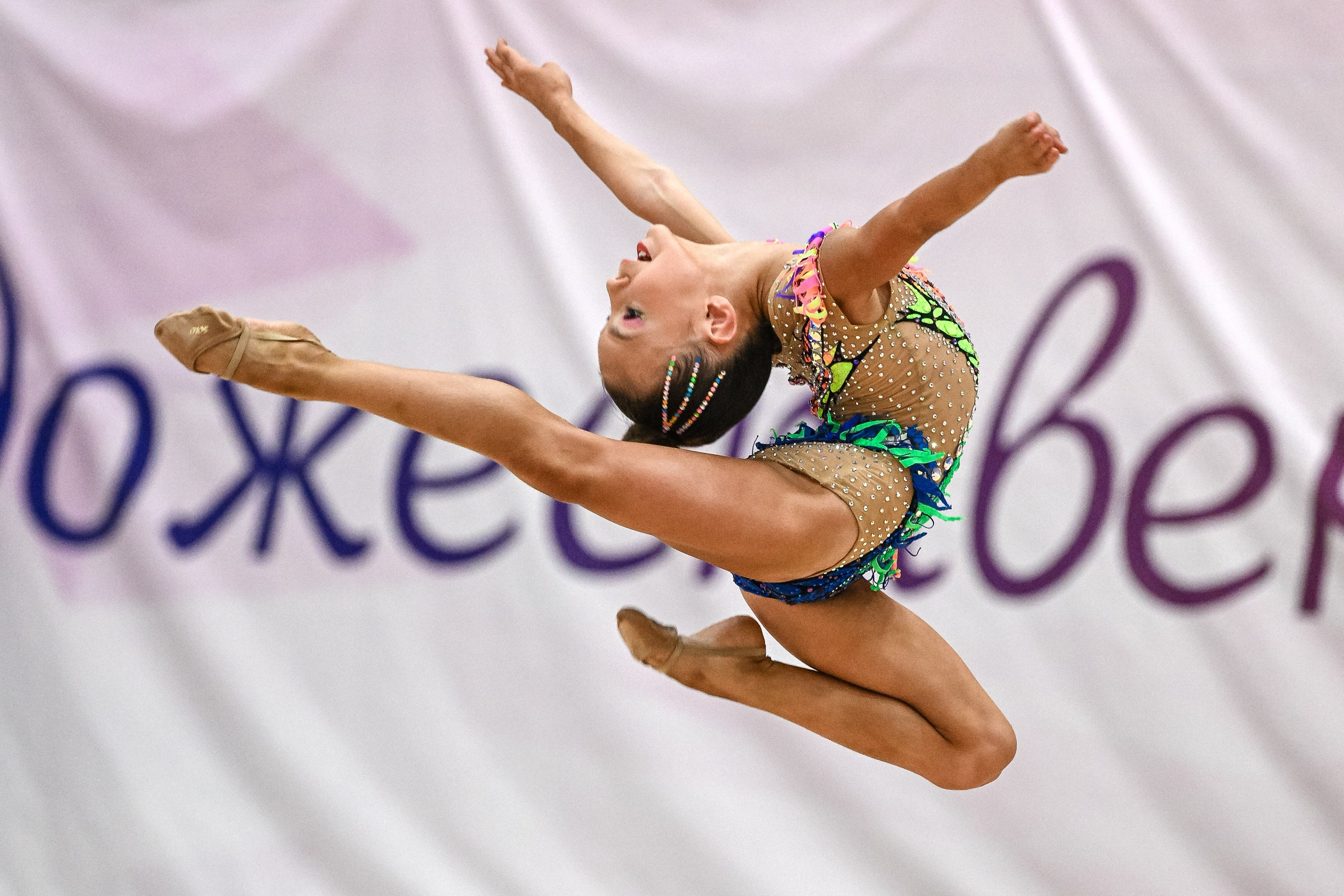 Всероссийские соревнования по художественной гимнастике «Юная Гвардия». ФОТОВИДЕОСПОРТ. Фото видео услуги на соревнованиях по художественной гимнастике. Видеотрансляция соревнований. Москва, ЦФО, ПФО