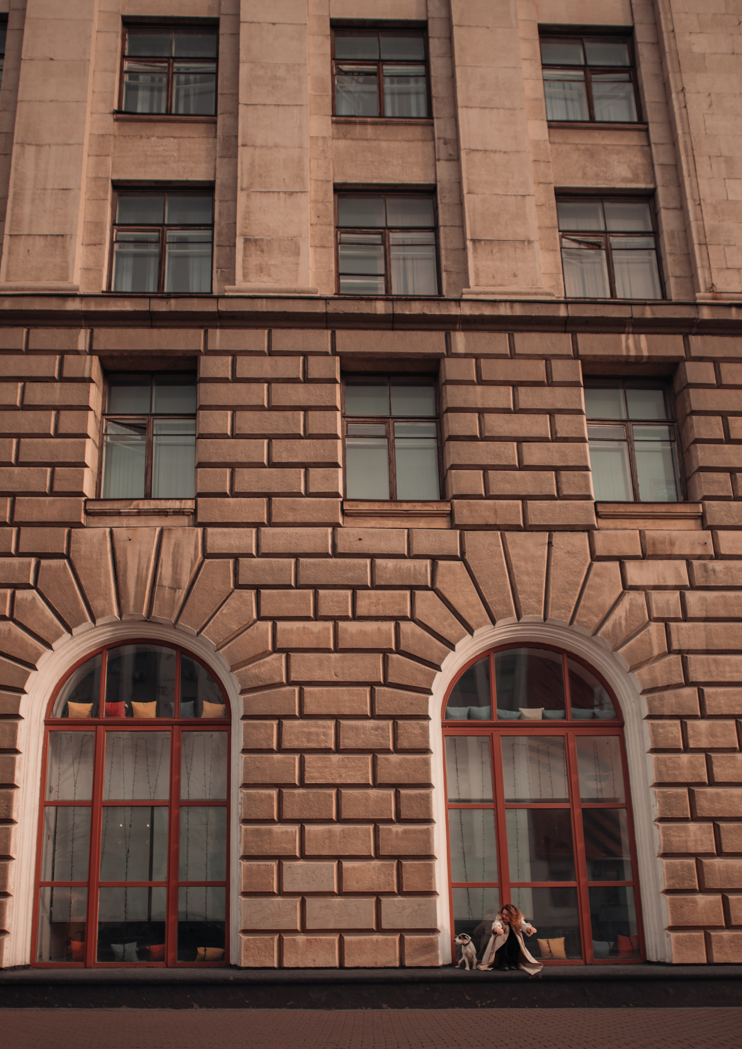 Рассвет в городе: Ира и парсон Гром. Портфолио