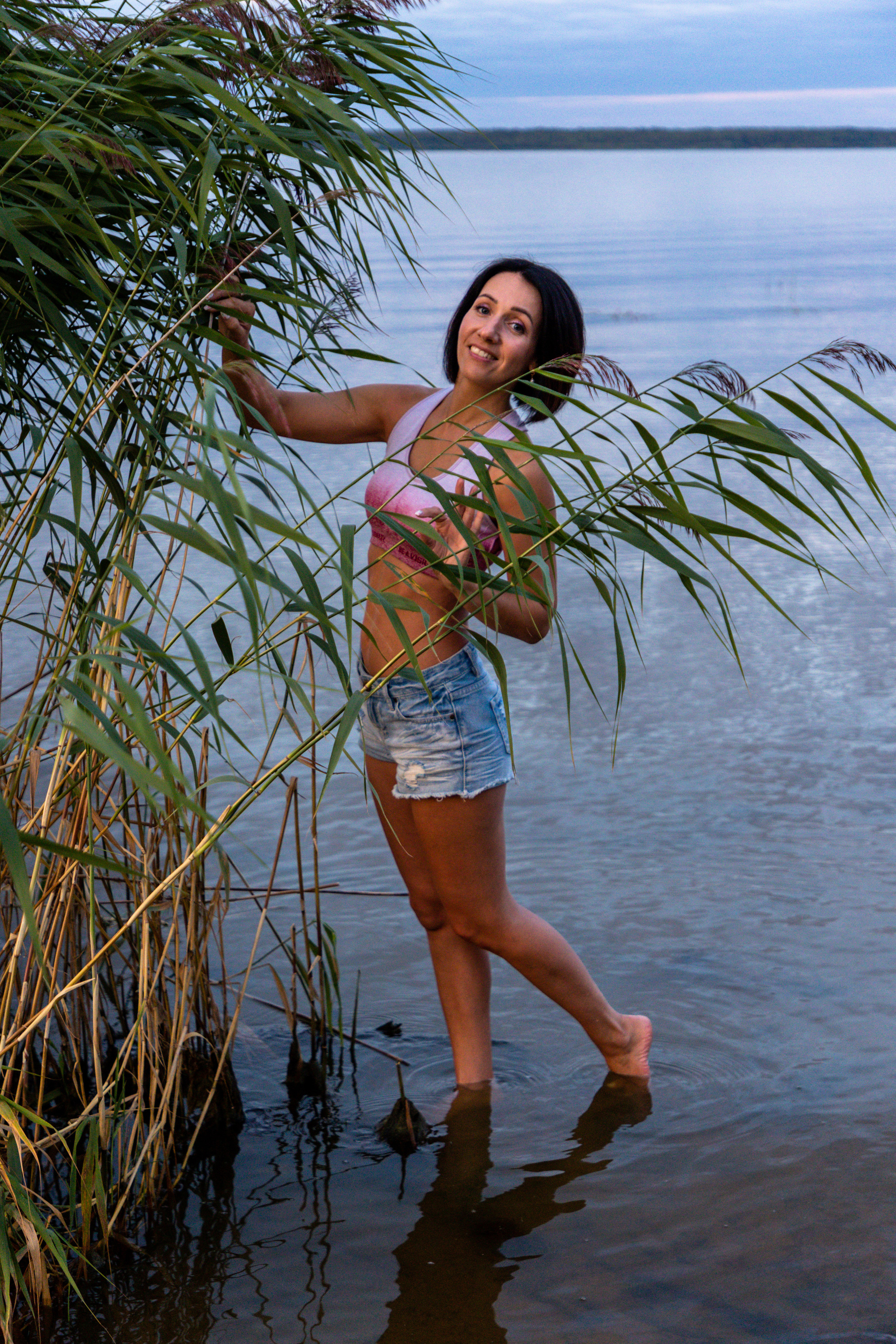 Фотосессия в лесу с дымом и цветным светом. Коммерческий фотограф Андрей Тремасов