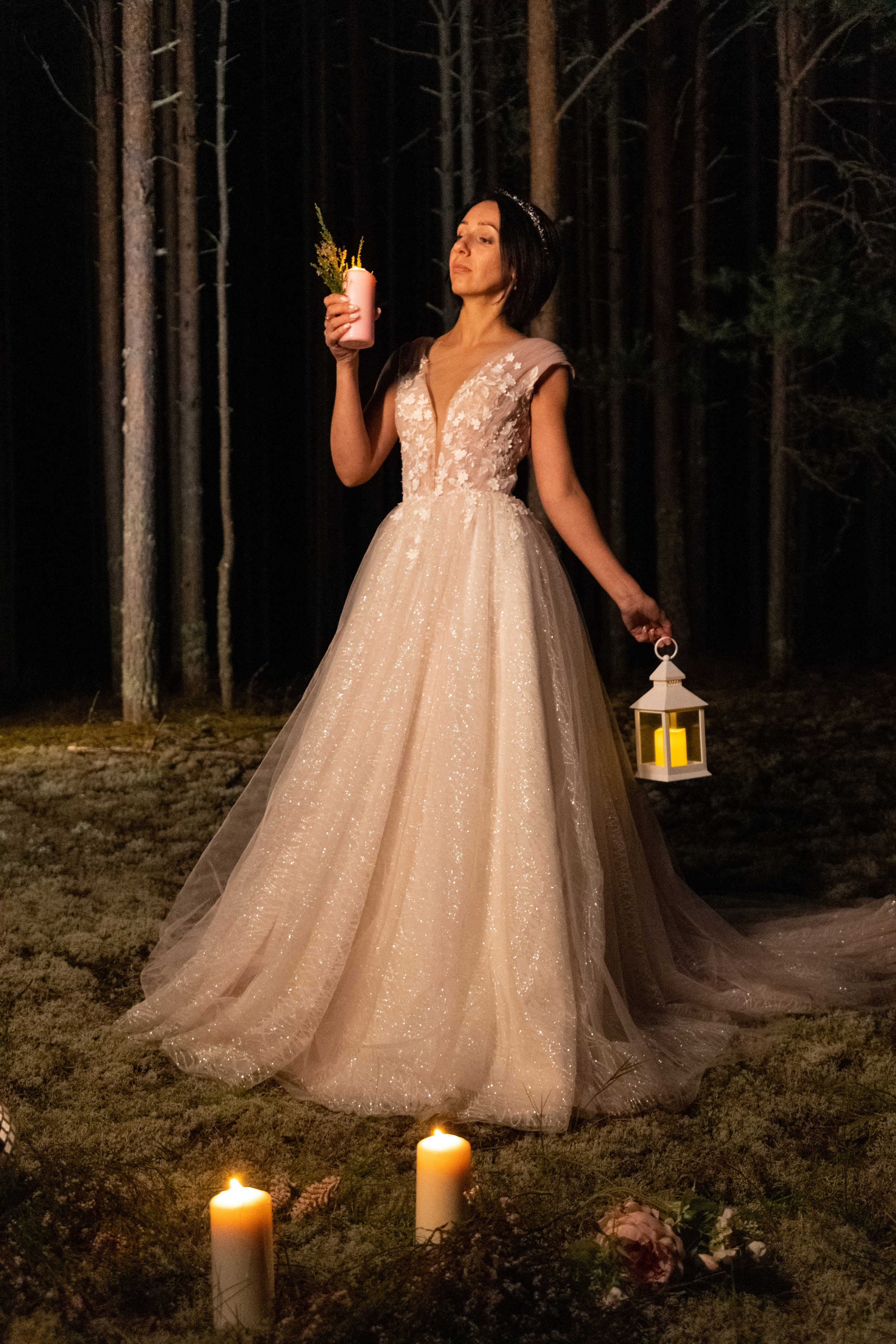 Фотосессия в лесу с дымом и цветным светом. Коммерческий фотограф Андрей Тремасов