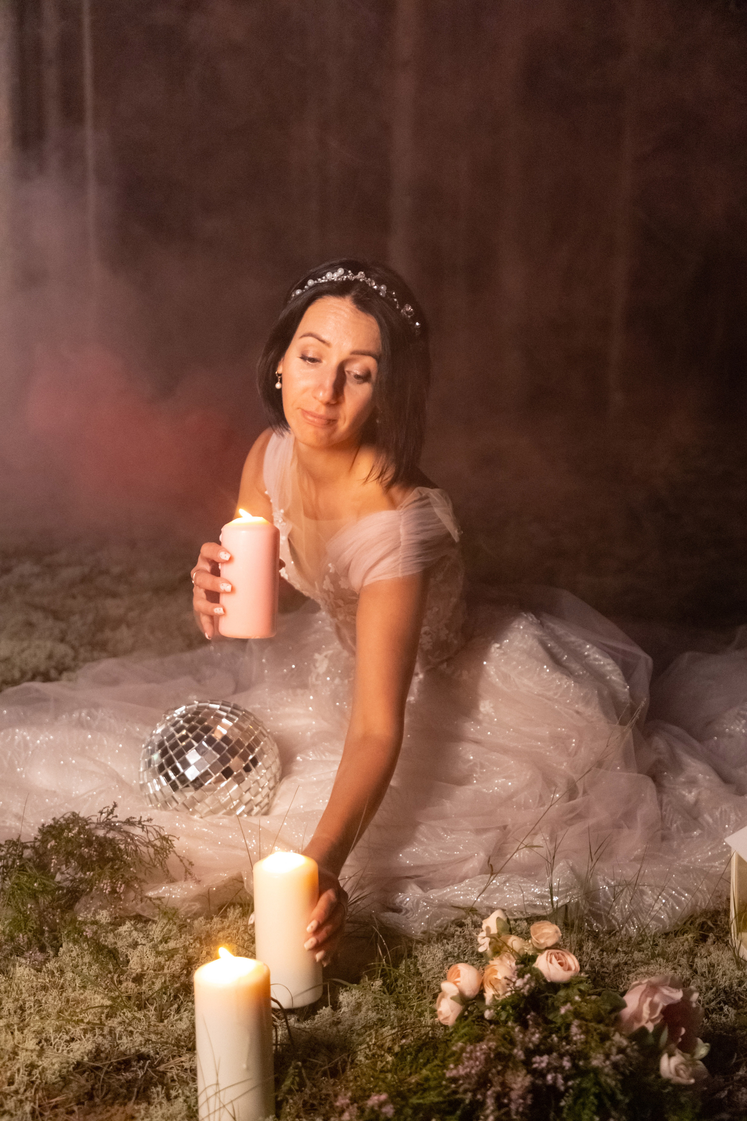 Фотосессия в лесу с дымом и цветным светом. Коммерческий фотограф Андрей Тремасов