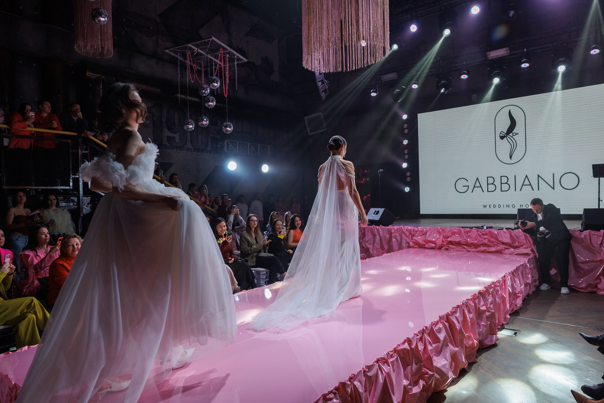 Показ Gabiano & Marry me. Свадебный и семейный фотограф Казань