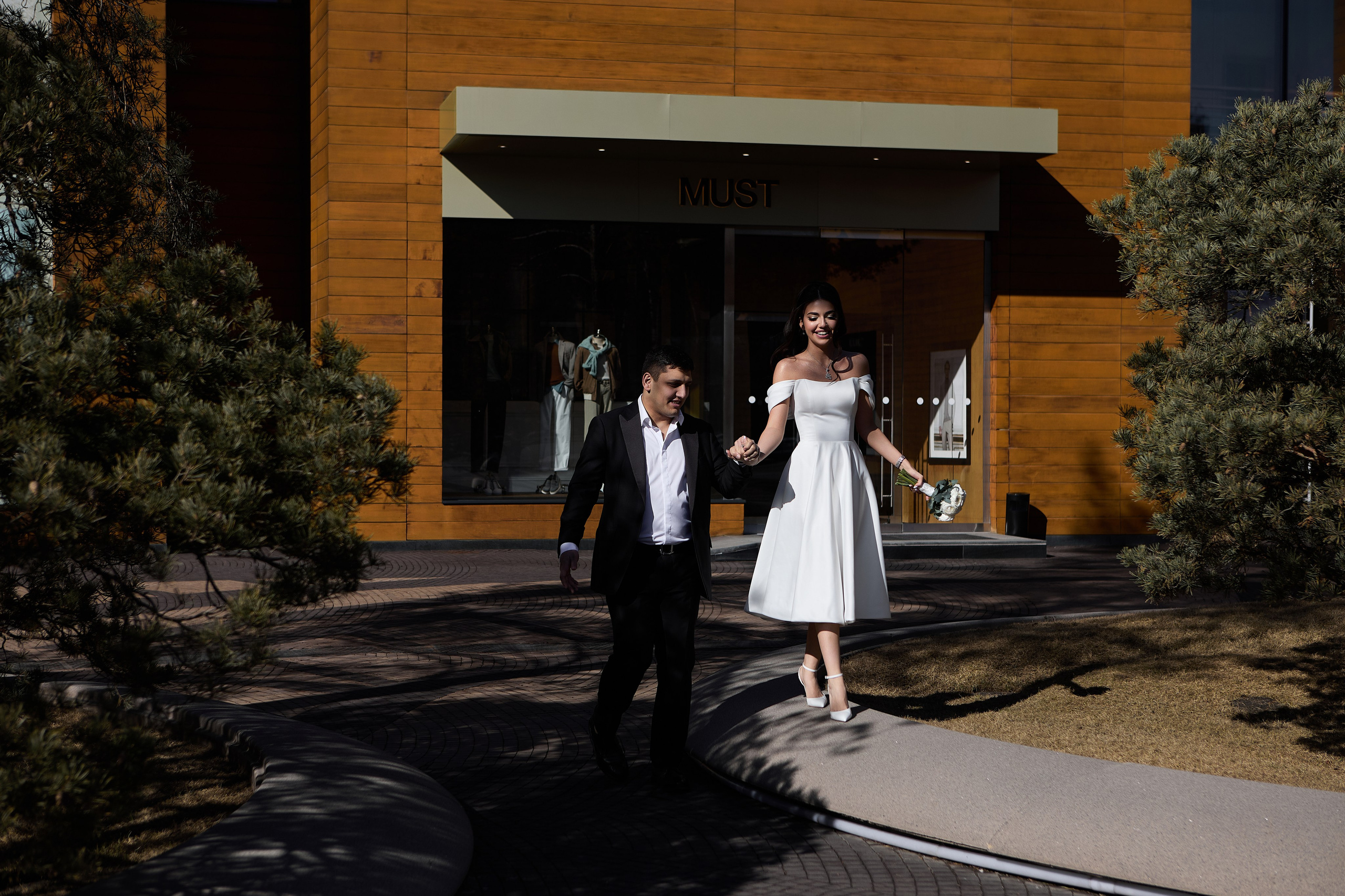 Свадебная прогулка и регистрация Арсена и Марии в Барвихе. Репортажный Фотограф Москва Дарья Лунева