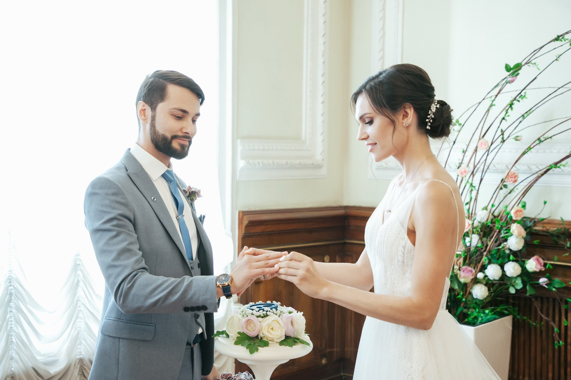Ты мой космос, свадьба в СПБ. Фотограф крещение венчание в Петербурге! Помогает подобрать храм и посоветовал душевного батюшку в СПб