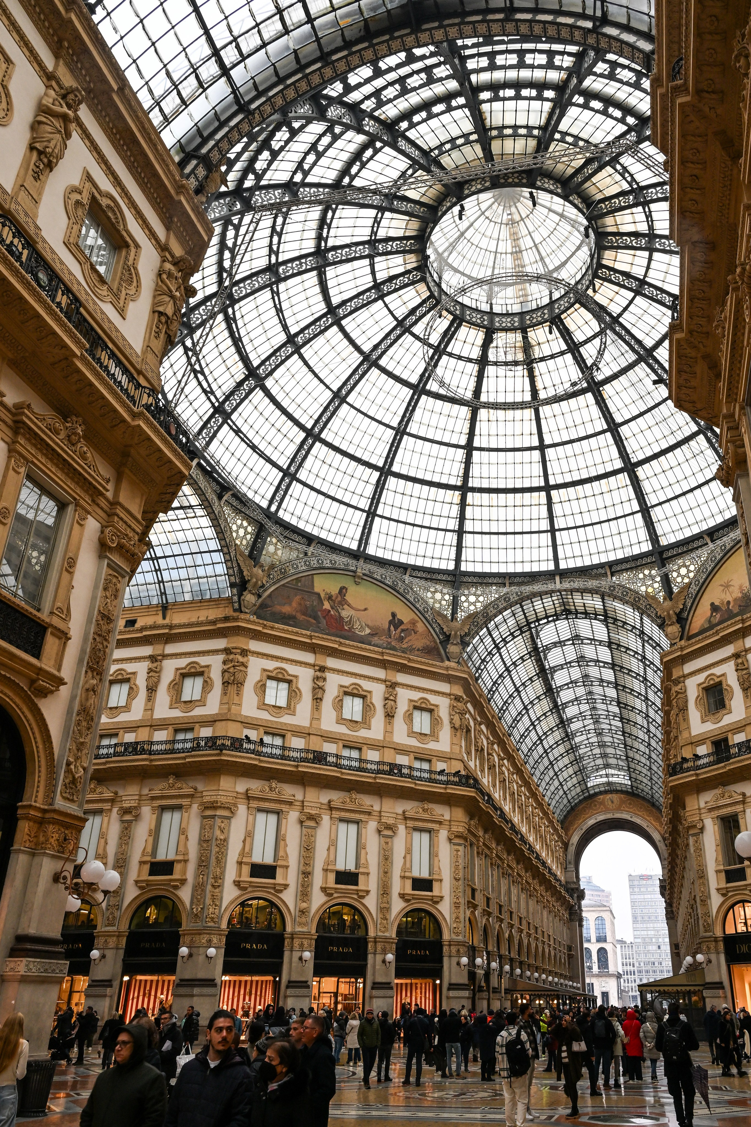 Milano: Navigli, City, Trams. Фотограф Минск