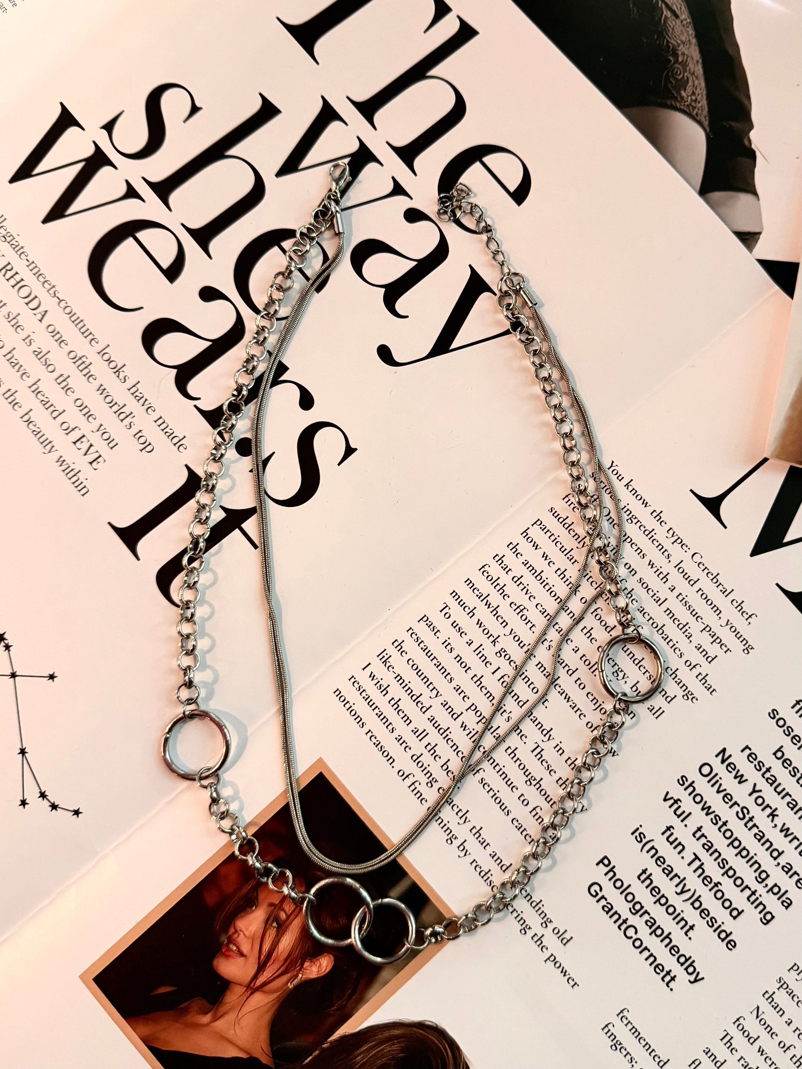 Украшения. Первая студия автопортрета в Донецке КЬЮ