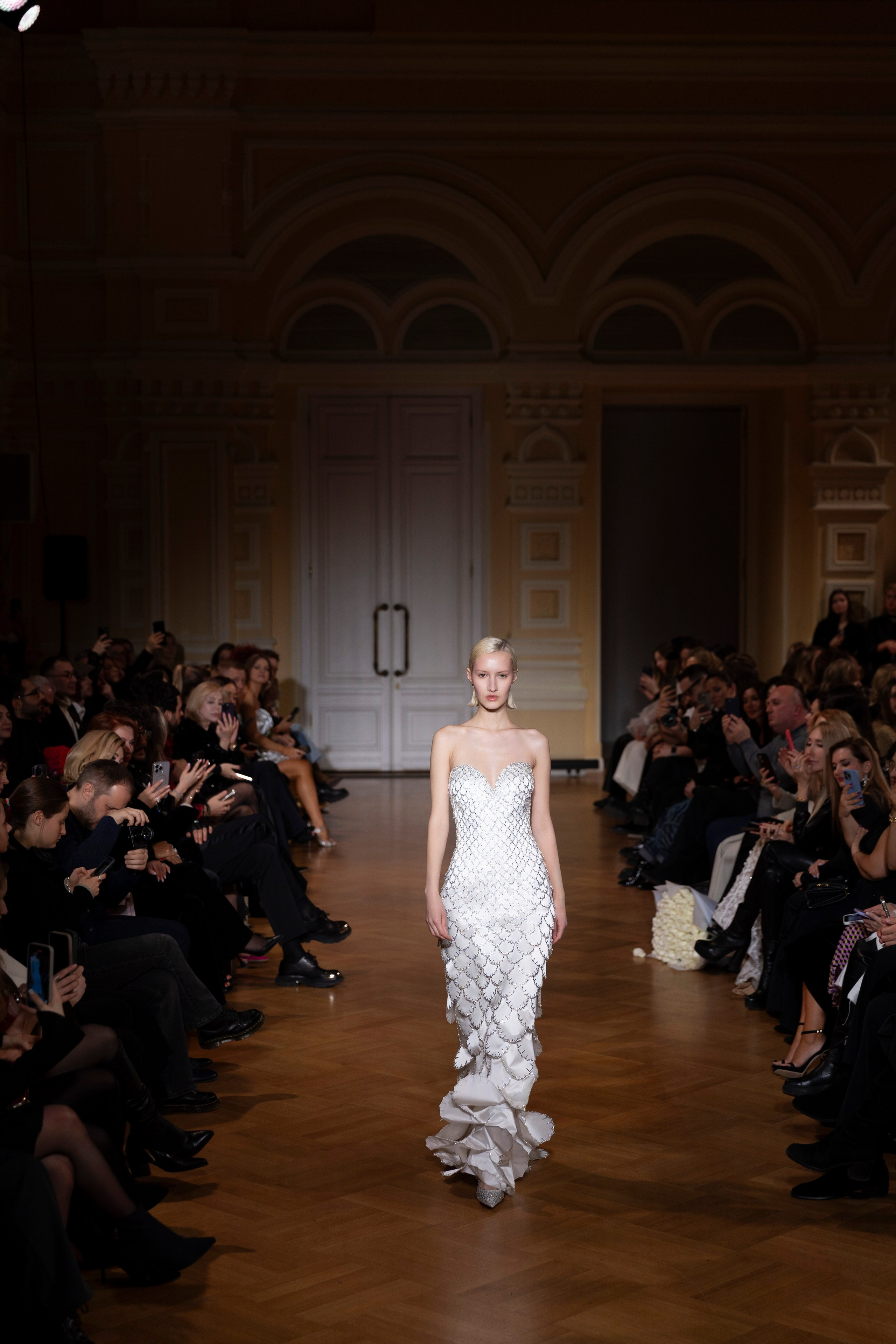 CANACH fashion show by Artashes Oganian, GUM, Moscow. «Птичка на проводе»: информационный портал в Москве