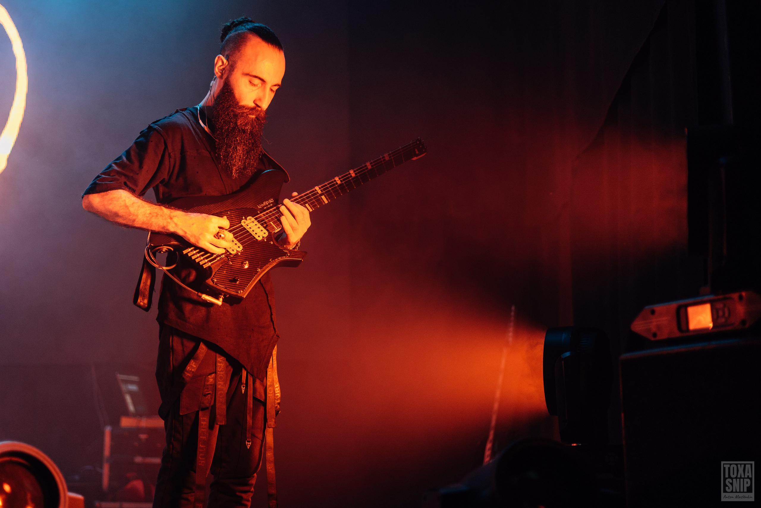 Концерт группы KAPRANOV в Москве (04.04.2025). Toxasnip Photo | Anton Maslenkin