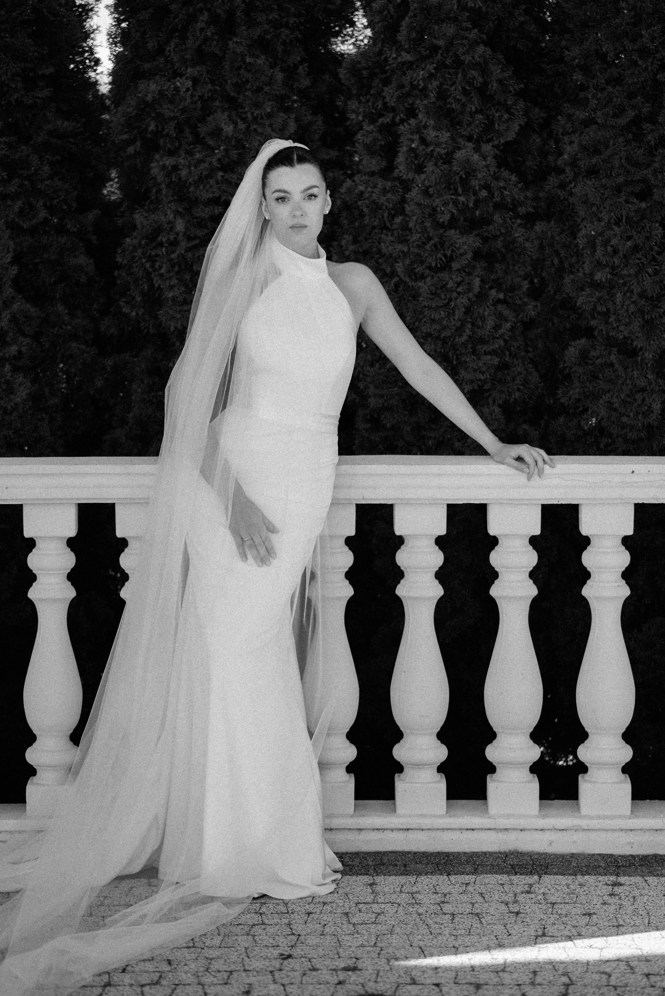 Wedding day in VERSAL PARK. Wedding PHOTOGRAPHER Andrew Vnukov
