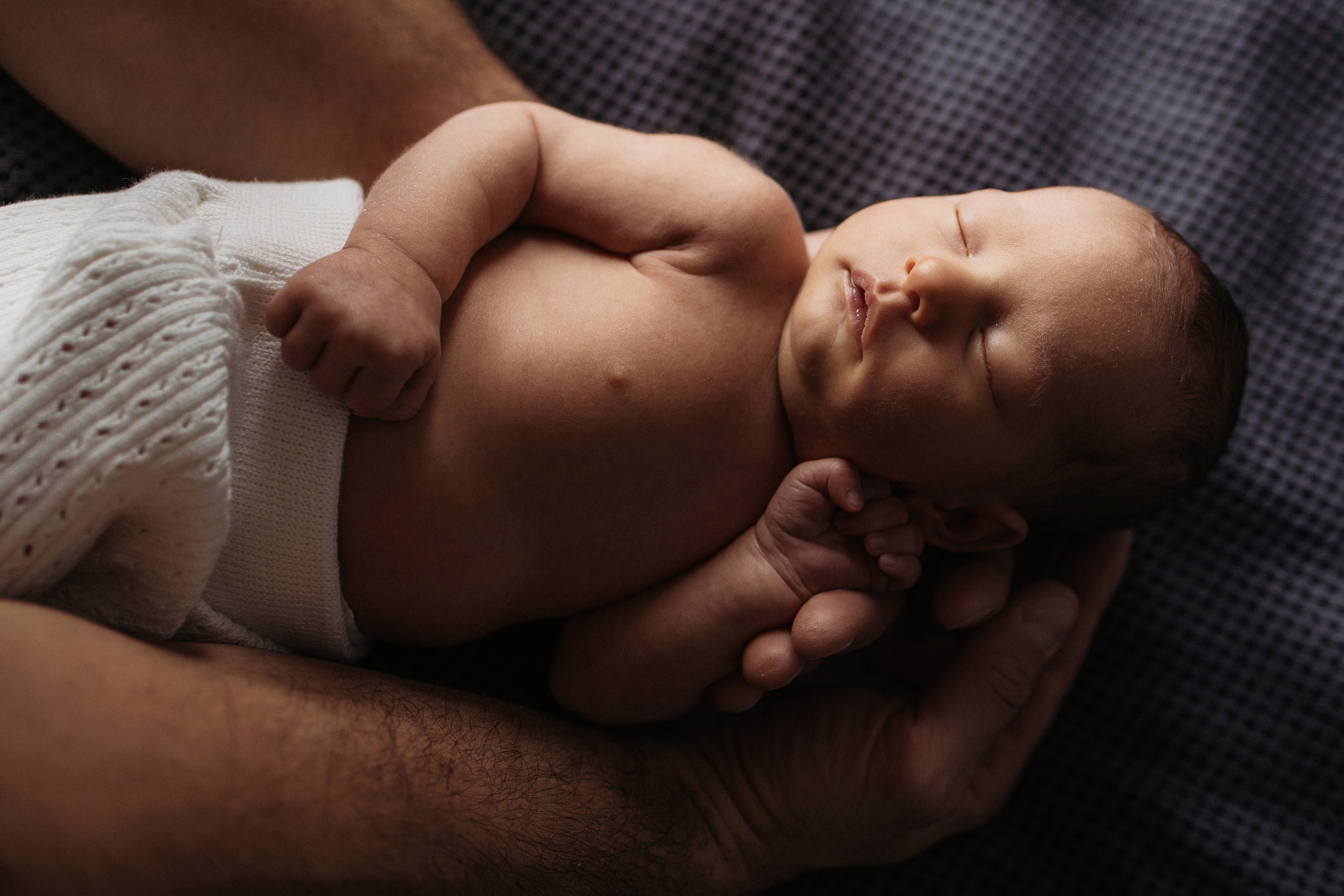 Фотосессия с новорожденным дома. Семейный фотограф в Москве Марина Петра