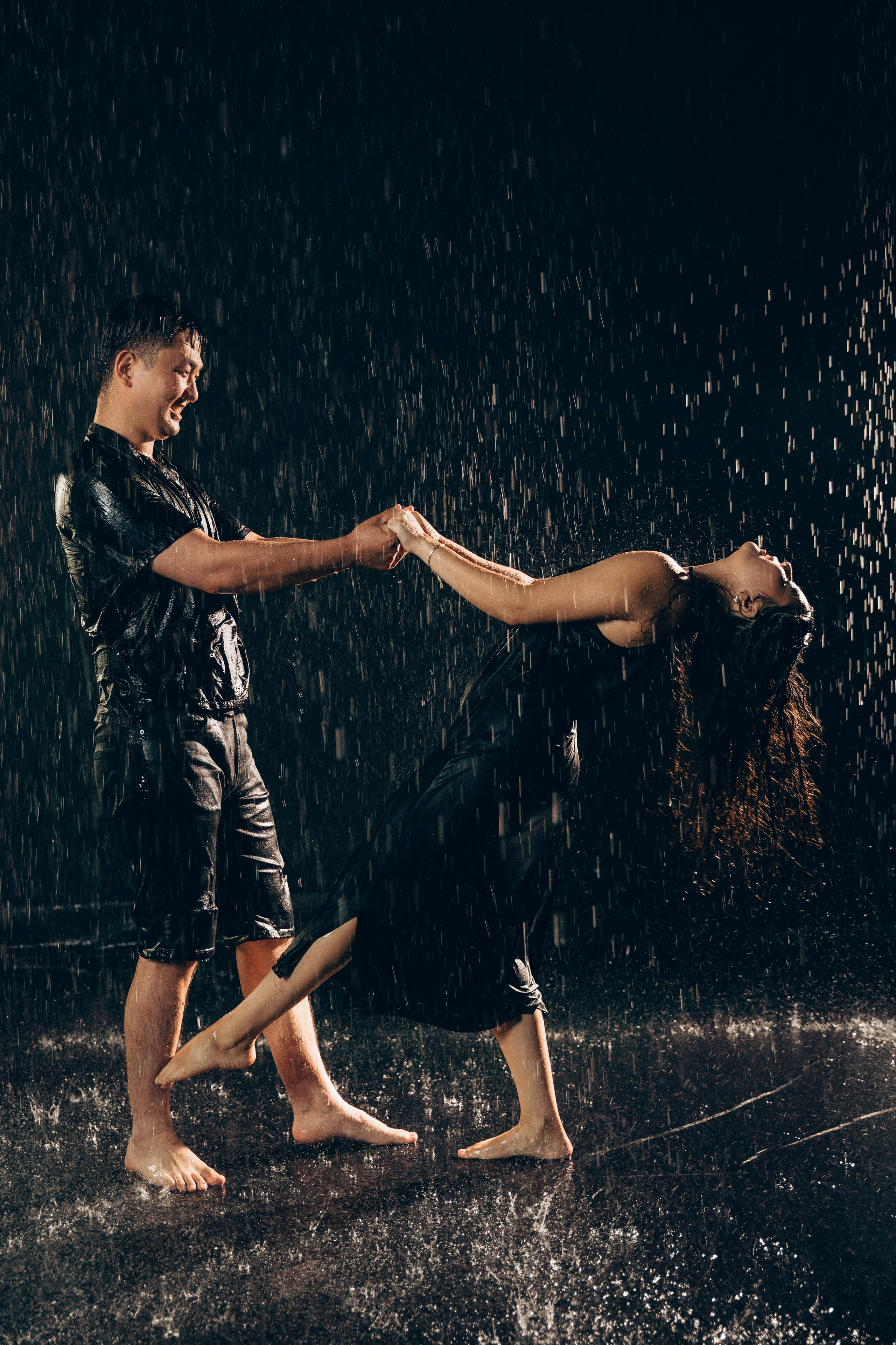 Свидание под дождем. Фотограф в Алматы Чалова Нафиса