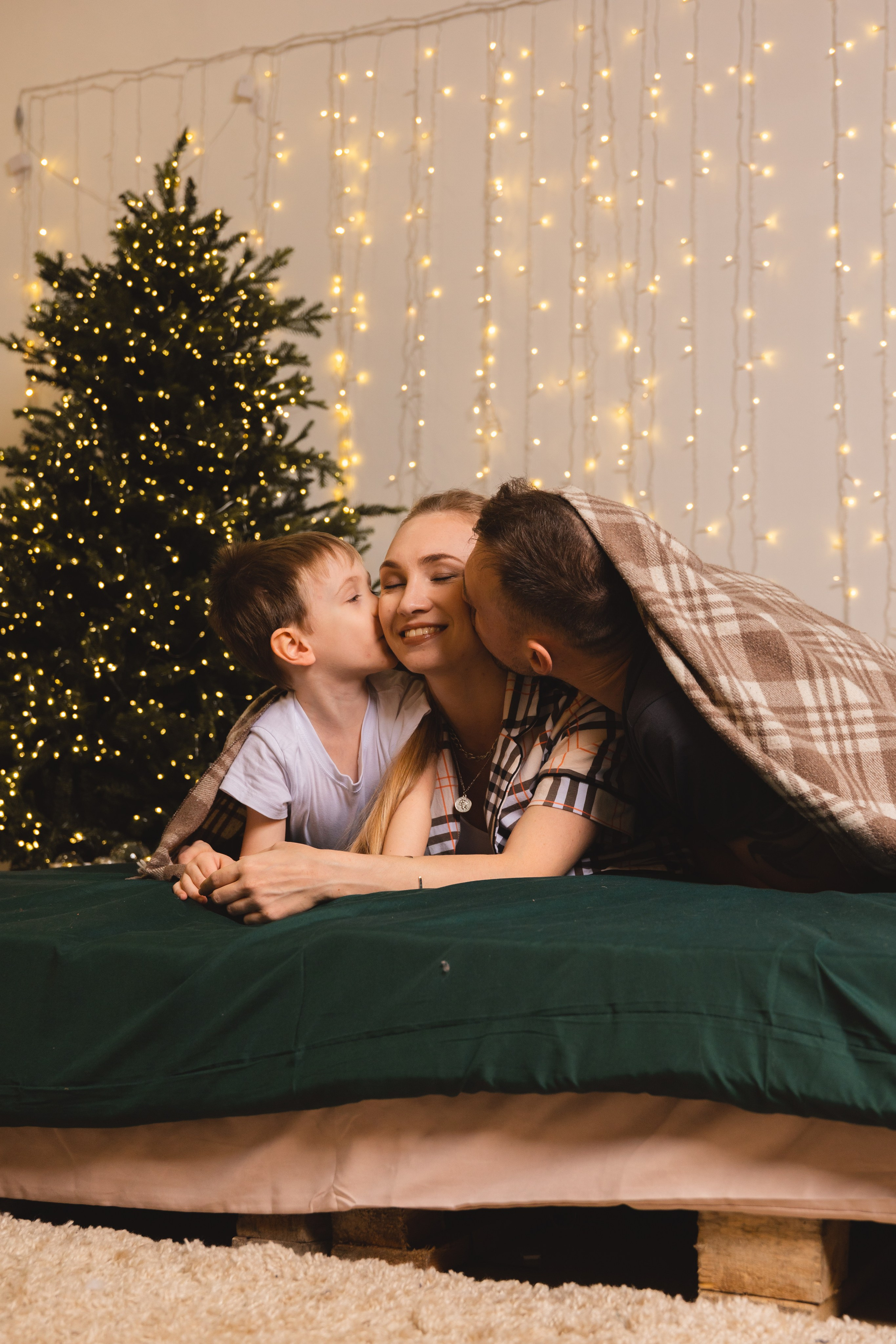 Оля, Дима и Дёма. Предновогодняя история. Фотограф во Владивостоке. Юрганова Анна