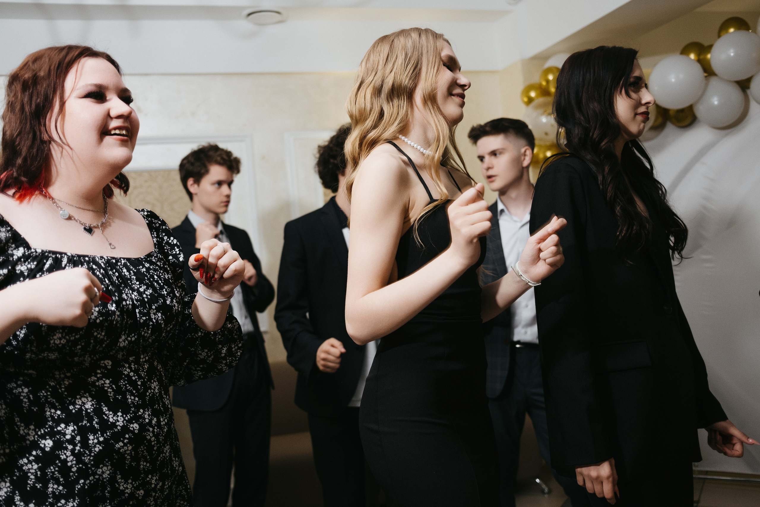 Выпускной 11 класс школы № 30. Свадебный и репортажной фотограф Денис Ожигин в Краснодаре и Краснодарском крае