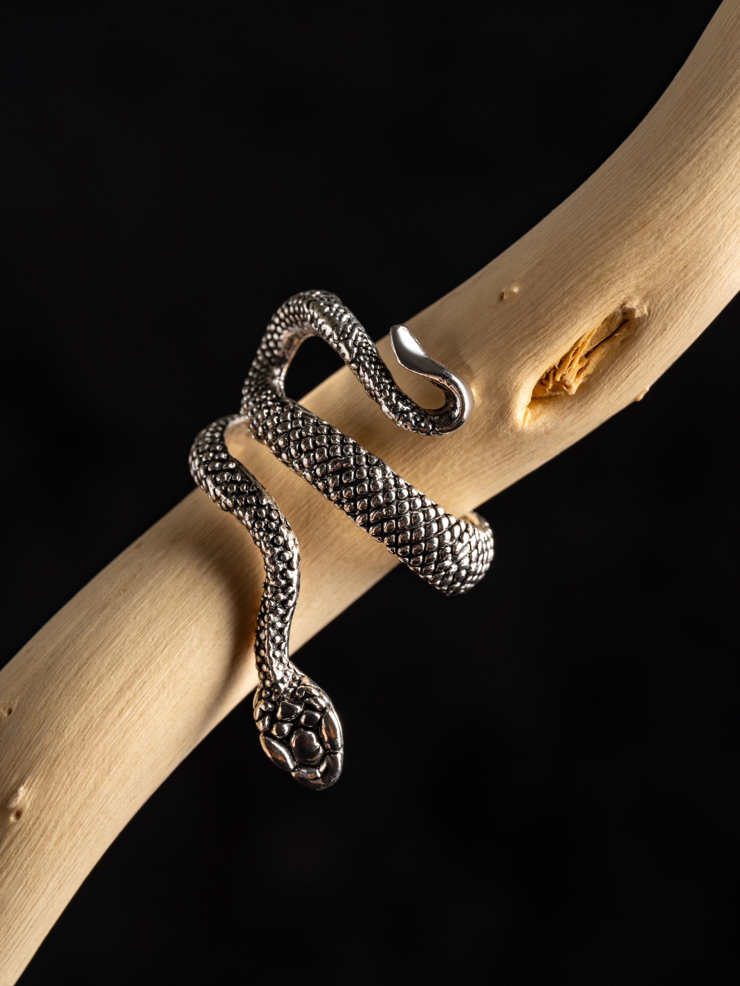 Кольца. Предметная фотосъемка в г. Москва PREDMETKASTUDIO