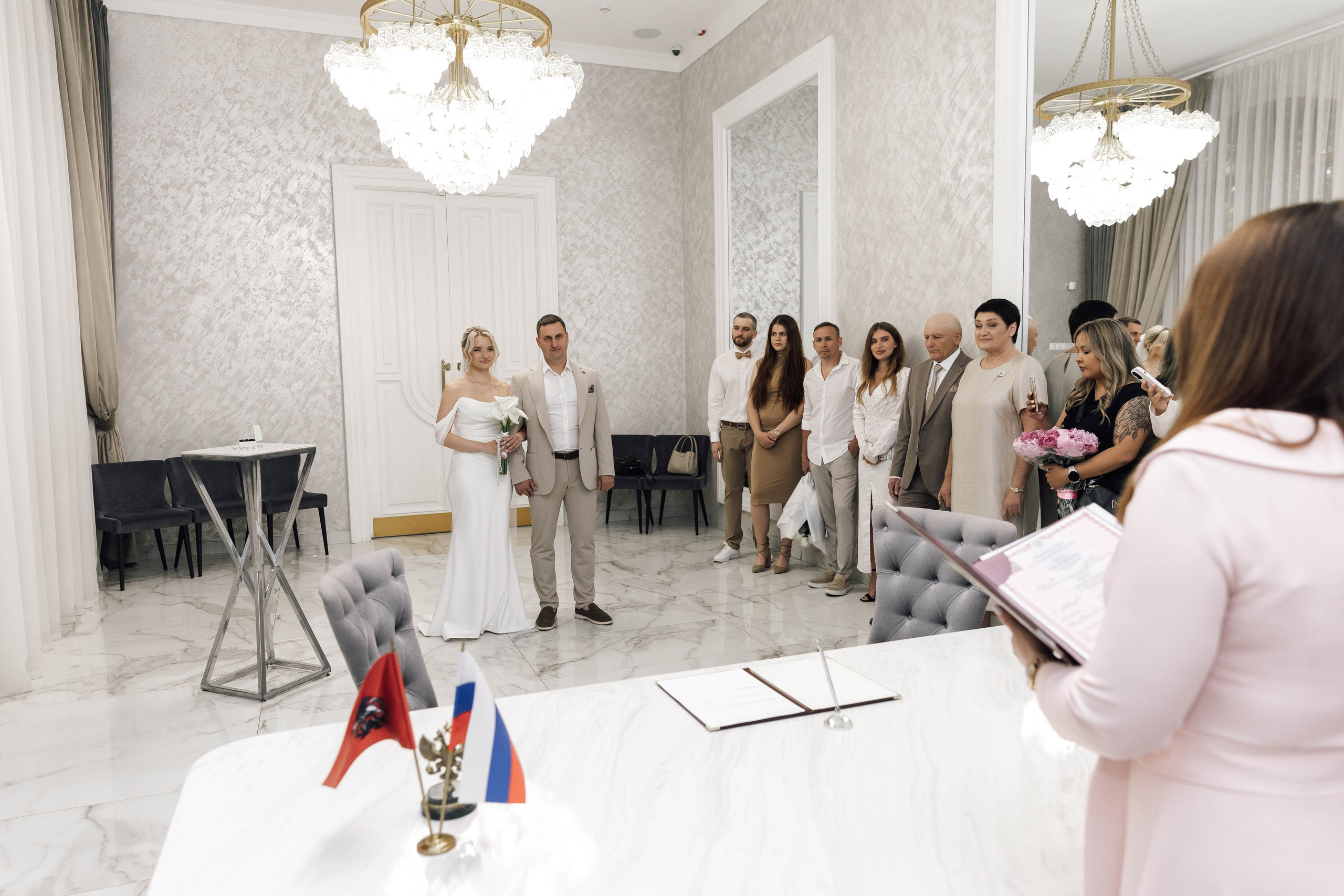 Александр&Екатеририна (утро невесты и загс Кутузовский). Фотограф в Москве Юлия Хамзина