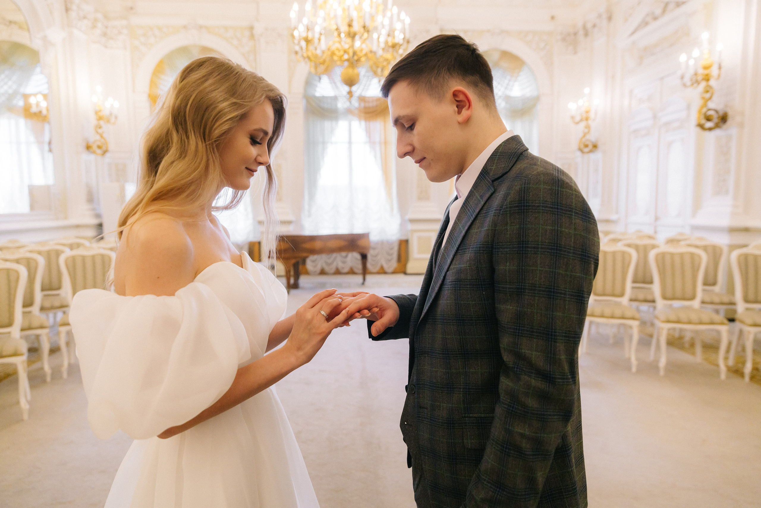 ДВОРЕЦ № 1 | Март, Исаакий, Английская набережная. Свадебный фотограф в Санкт-Петербурге Полина Корзухина