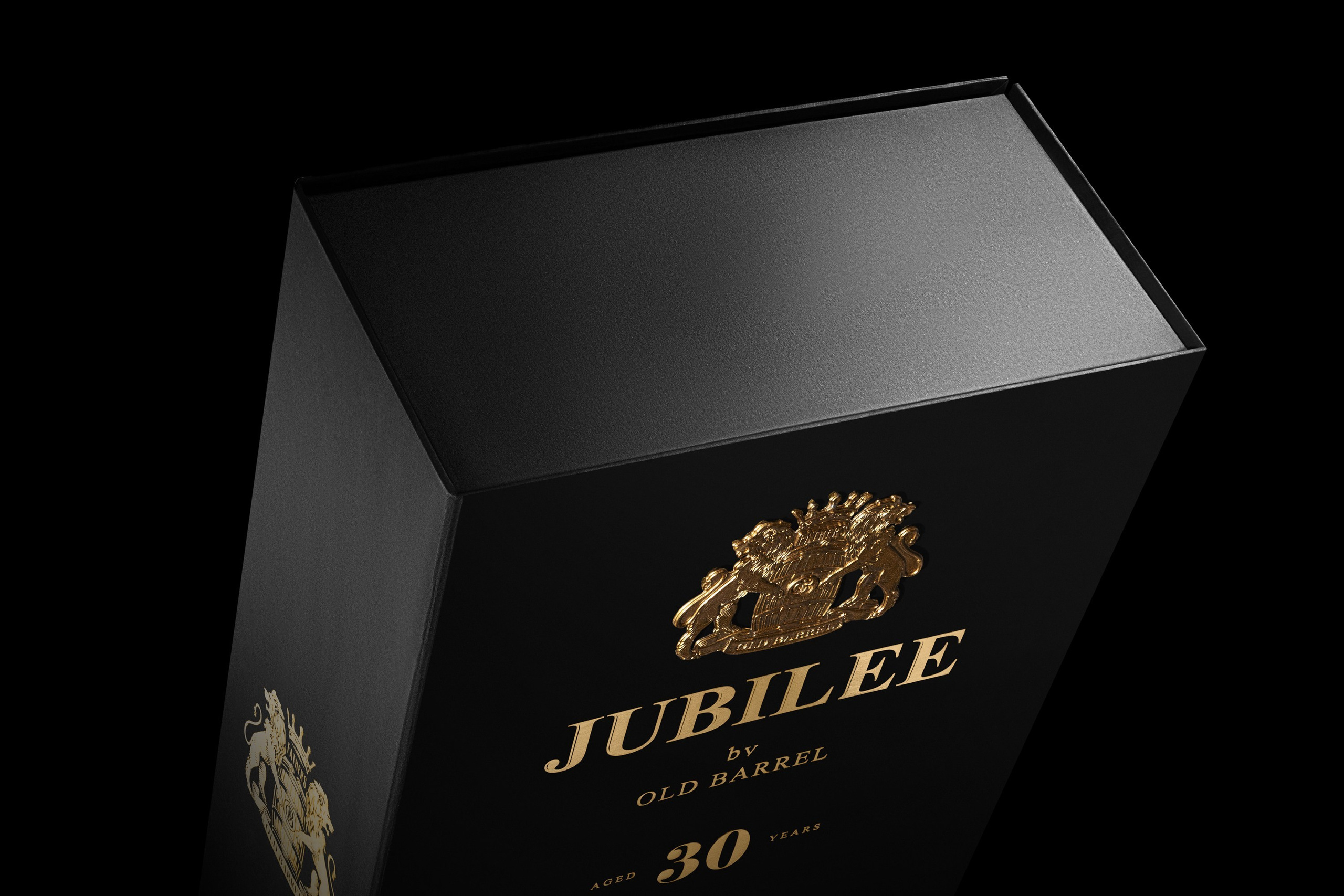 Профессиональная предметная фотосъемка бутылок в Москве и Московской области. Фотостудия в Москве LUXARTPHOTO