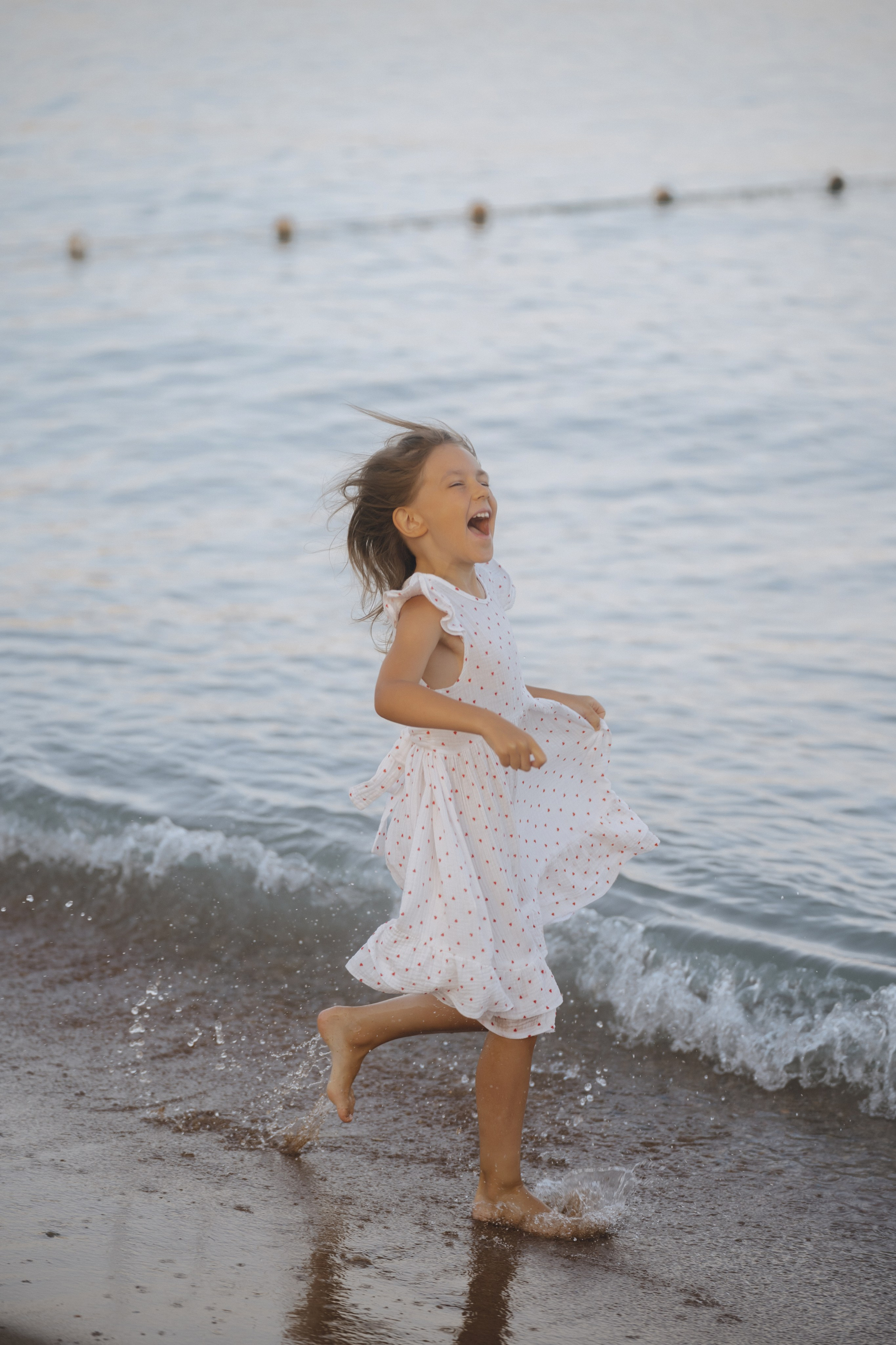 Анапская креативность: семья создает "морскую галерею" из найденных ракушек, фотограф Анапа