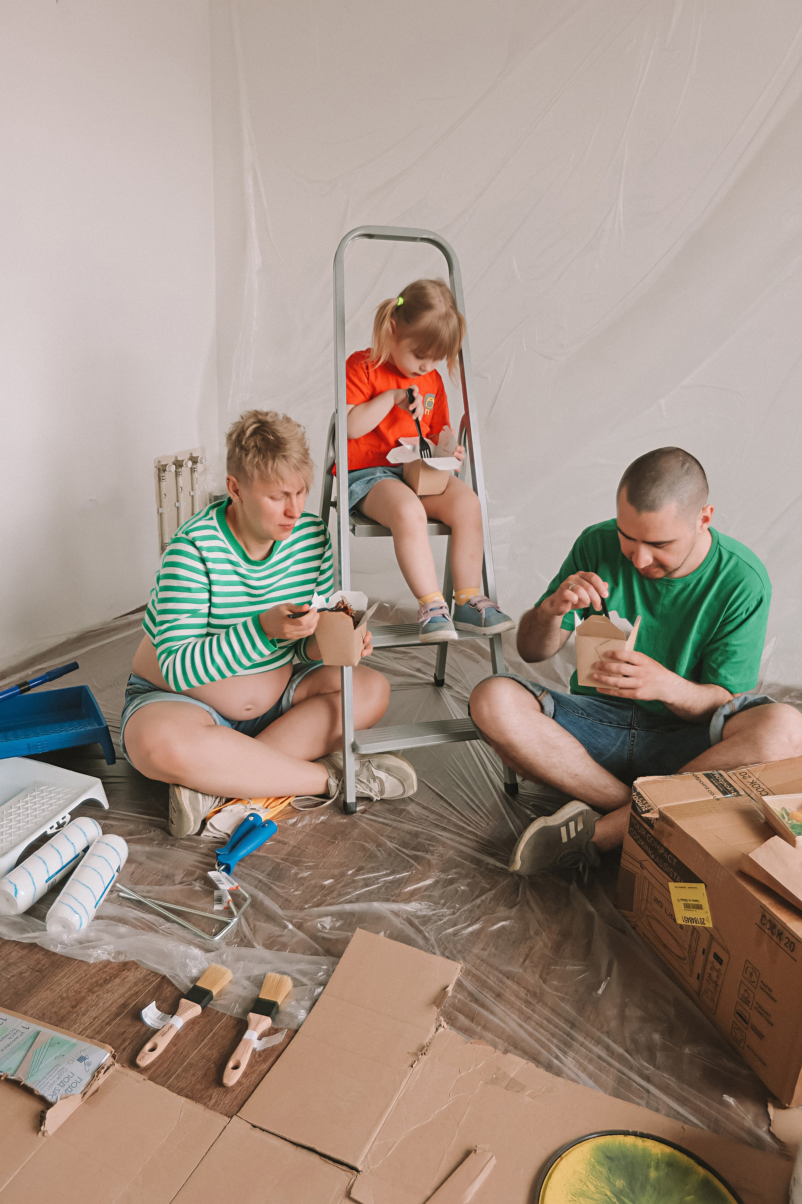 Ремонт. Семейный фотограф Тюмень, фотограф на роды Салмина Мария