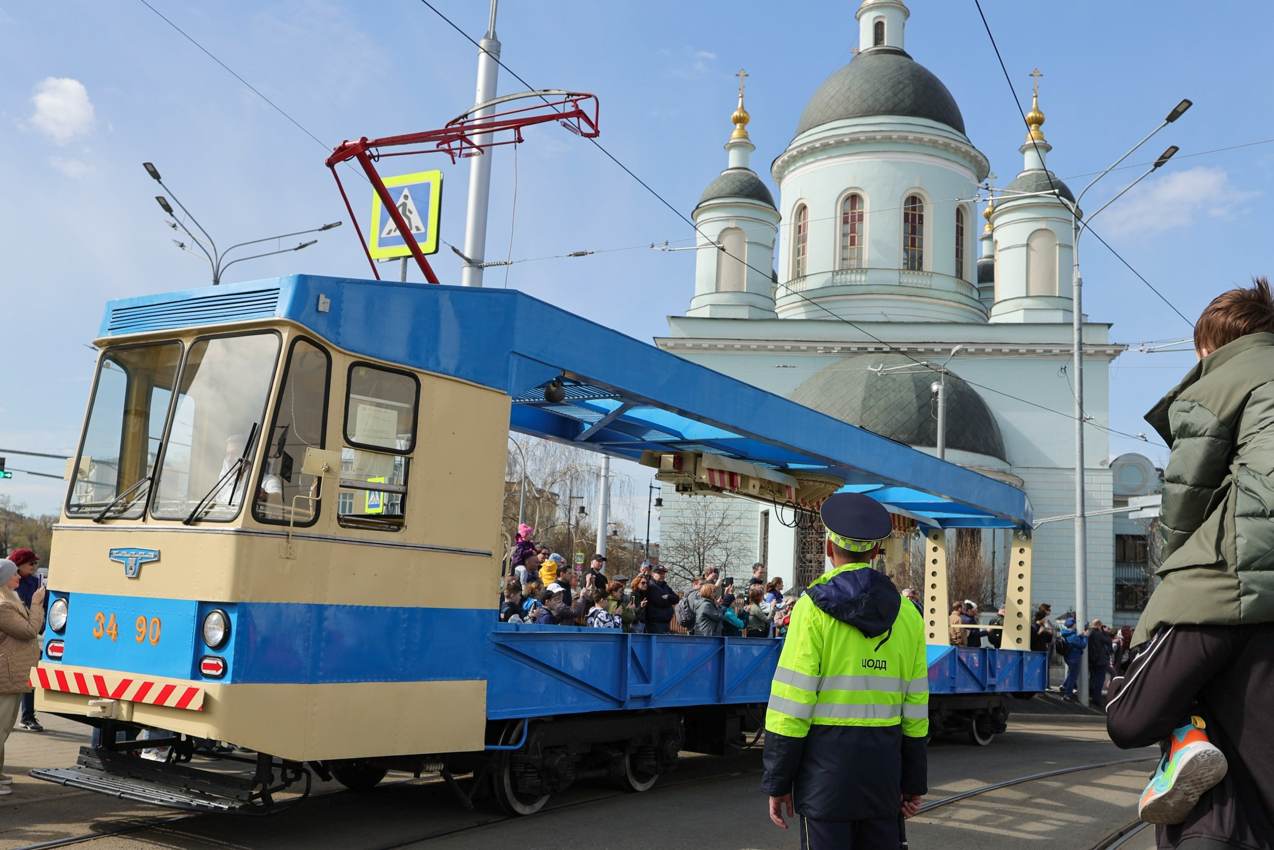 Парад трамваев. Репортажный, архитектурный, театральный и файн-арт фотограф Лена Мельникова в Москве