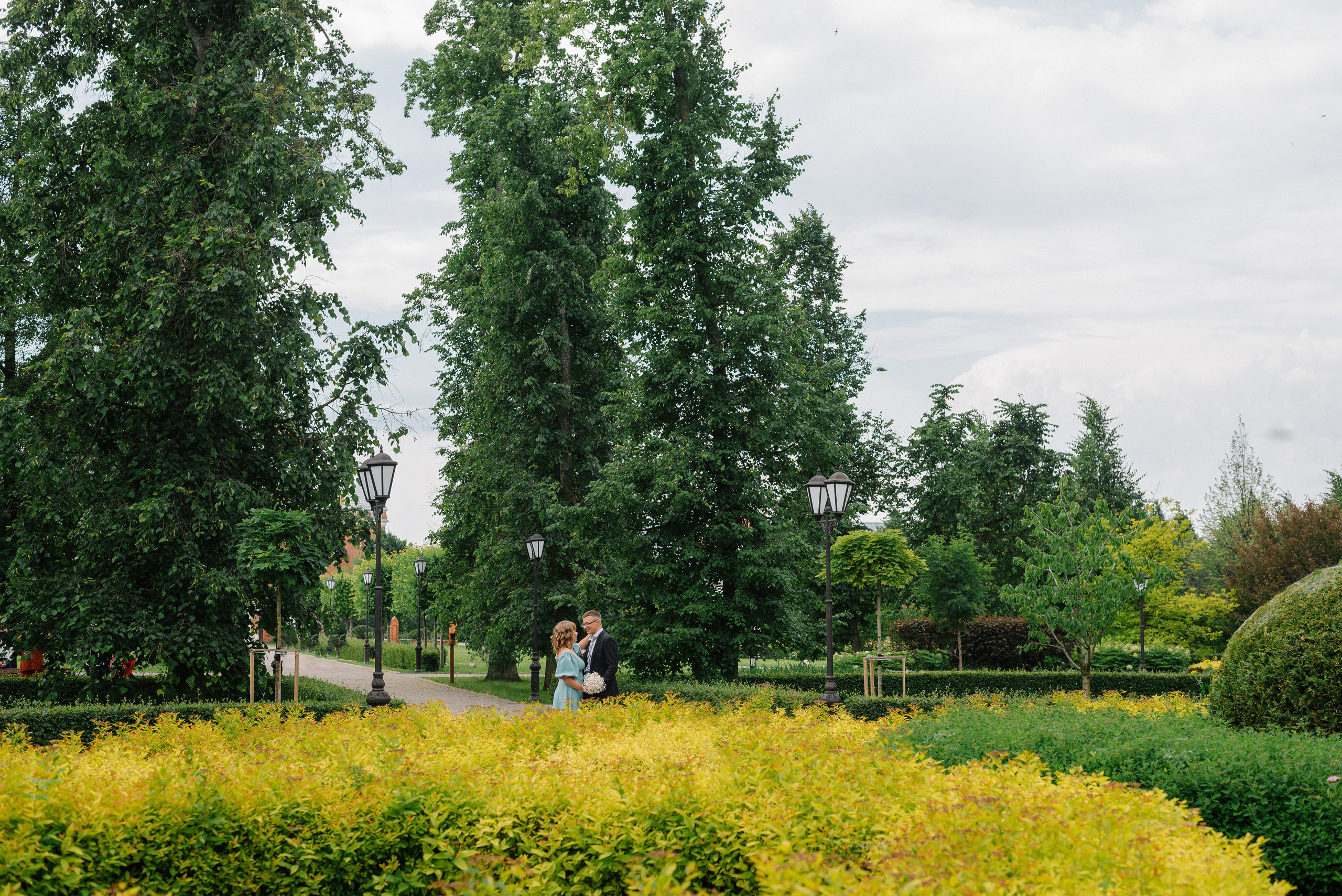 Свадебная прогулка в Рамони. Свадебный фотограф — фотограф на свадьбу в Воронеже — Свадебное фото
