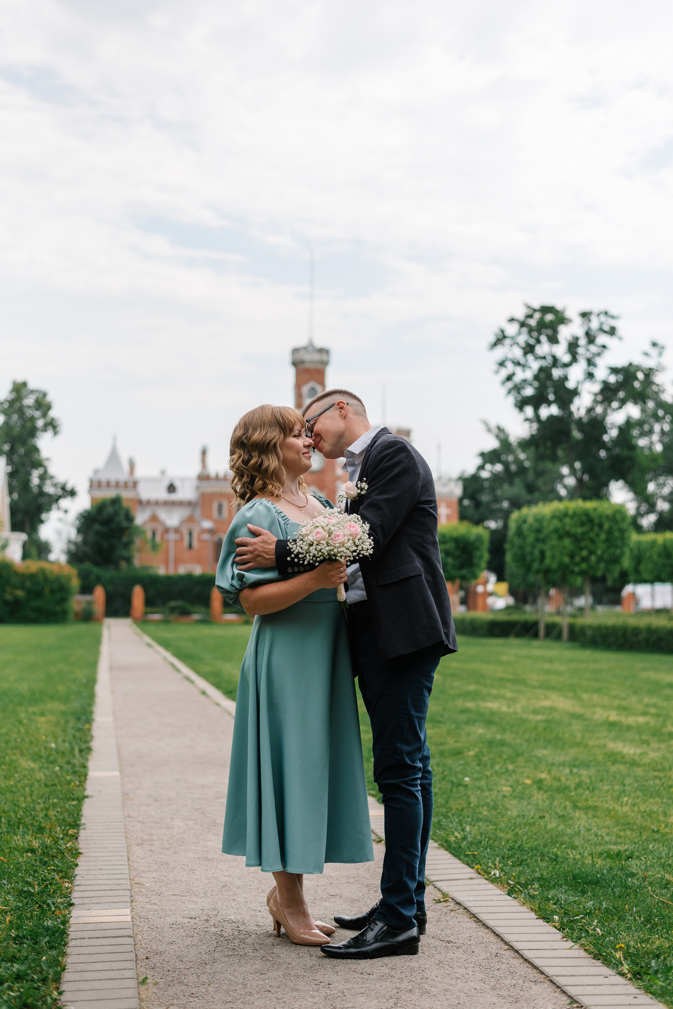 Свадебная прогулка в Рамони. Свадебный фотограф — фотограф на свадьбу в Воронеже — Свадебное фото