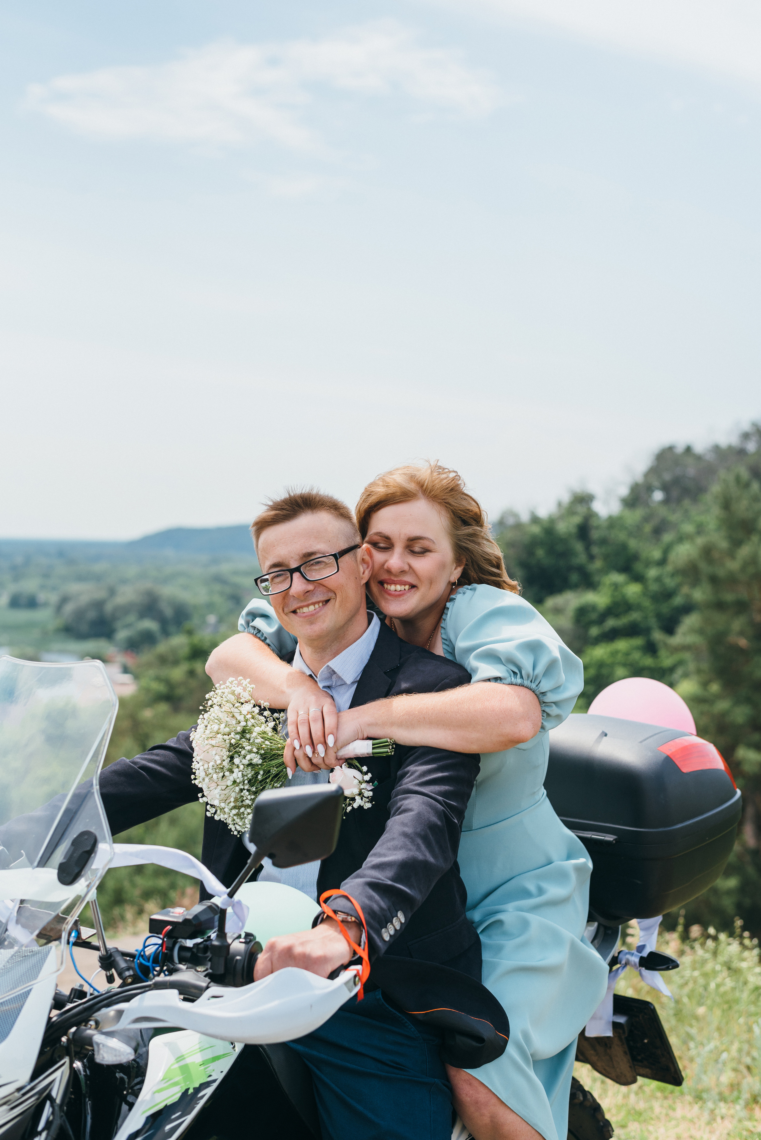 Свадебная прогулка в Рамони. Свадебный фотограф — фотограф на свадьбу в Воронеже — Свадебное фото