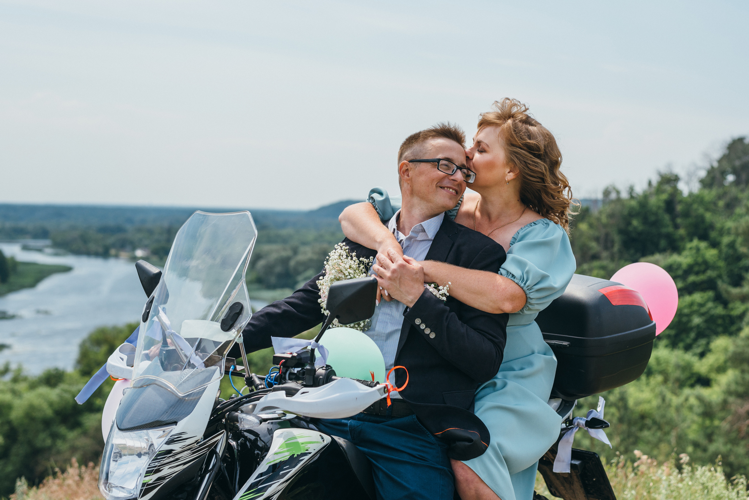 Свадебная прогулка в Рамони. Свадебный фотограф — фотограф на свадьбу в Воронеже — Свадебное фото