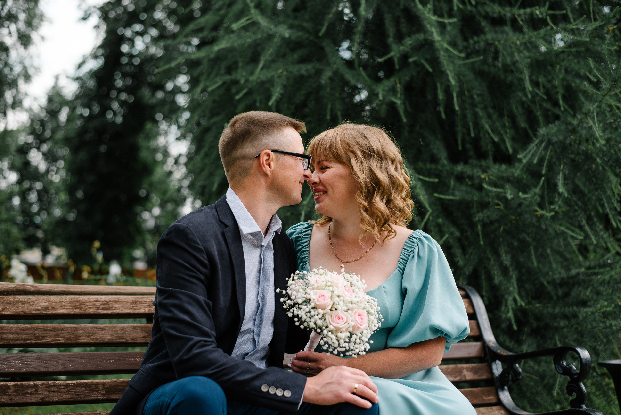 Свадебная прогулка в Рамони. Свадебный фотограф — фотограф на свадьбу в Воронеже — Свадебное фото