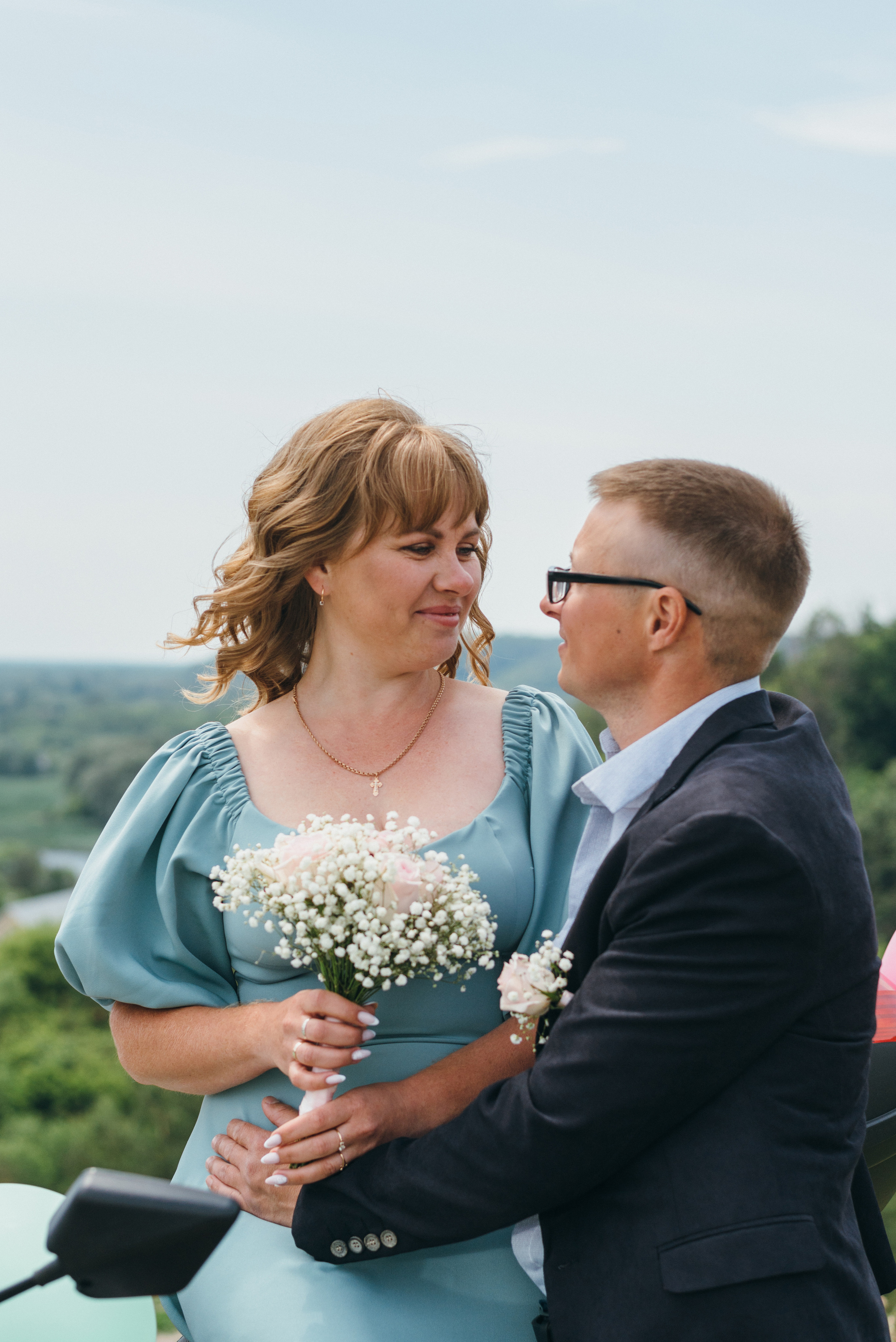 Свадебная прогулка в Рамони. Свадебный фотограф — фотограф на свадьбу в Воронеже — Свадебное фото