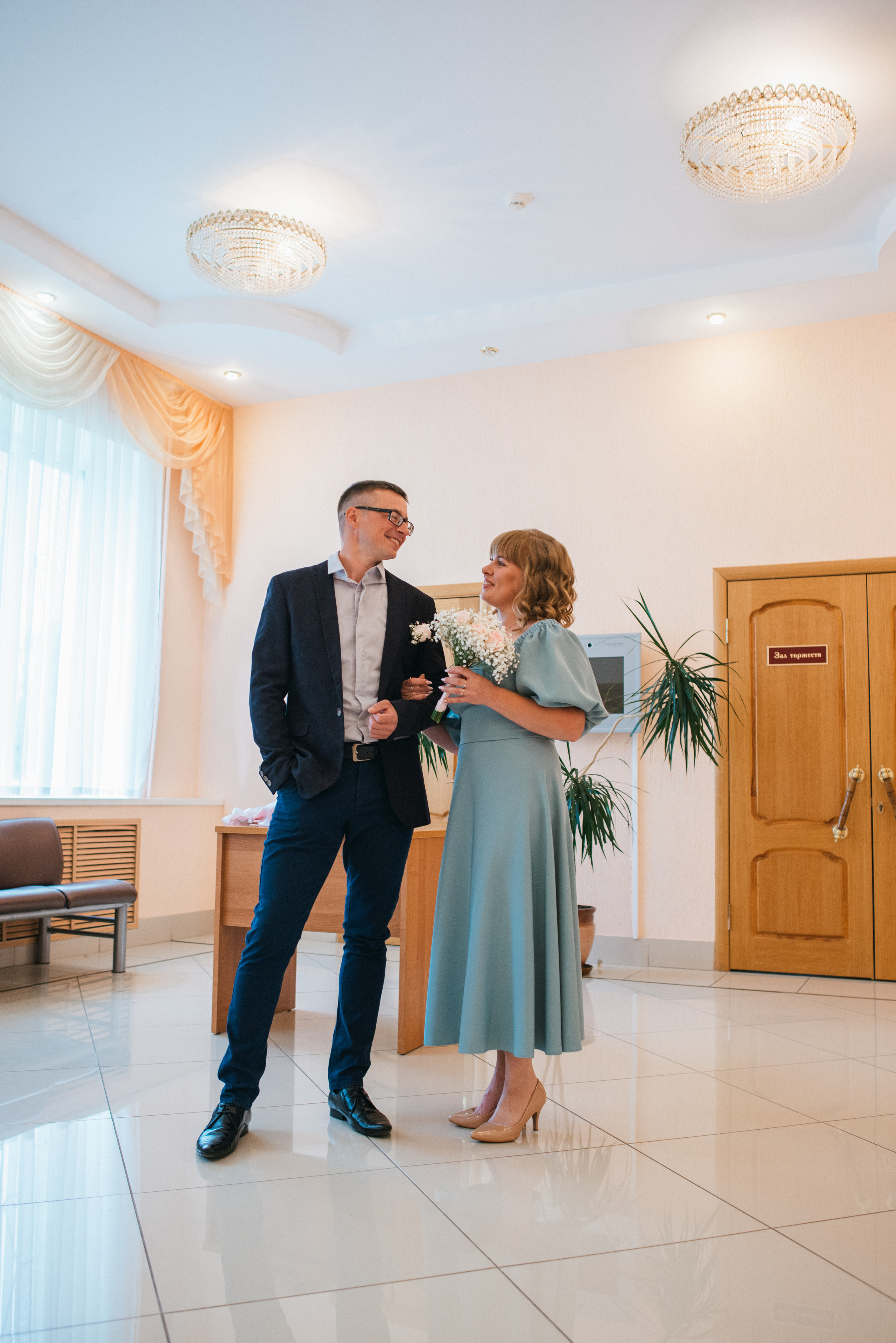 Свадебная прогулка в Рамони. Свадебный фотограф — фотограф на свадьбу в Воронеже — Свадебное фото