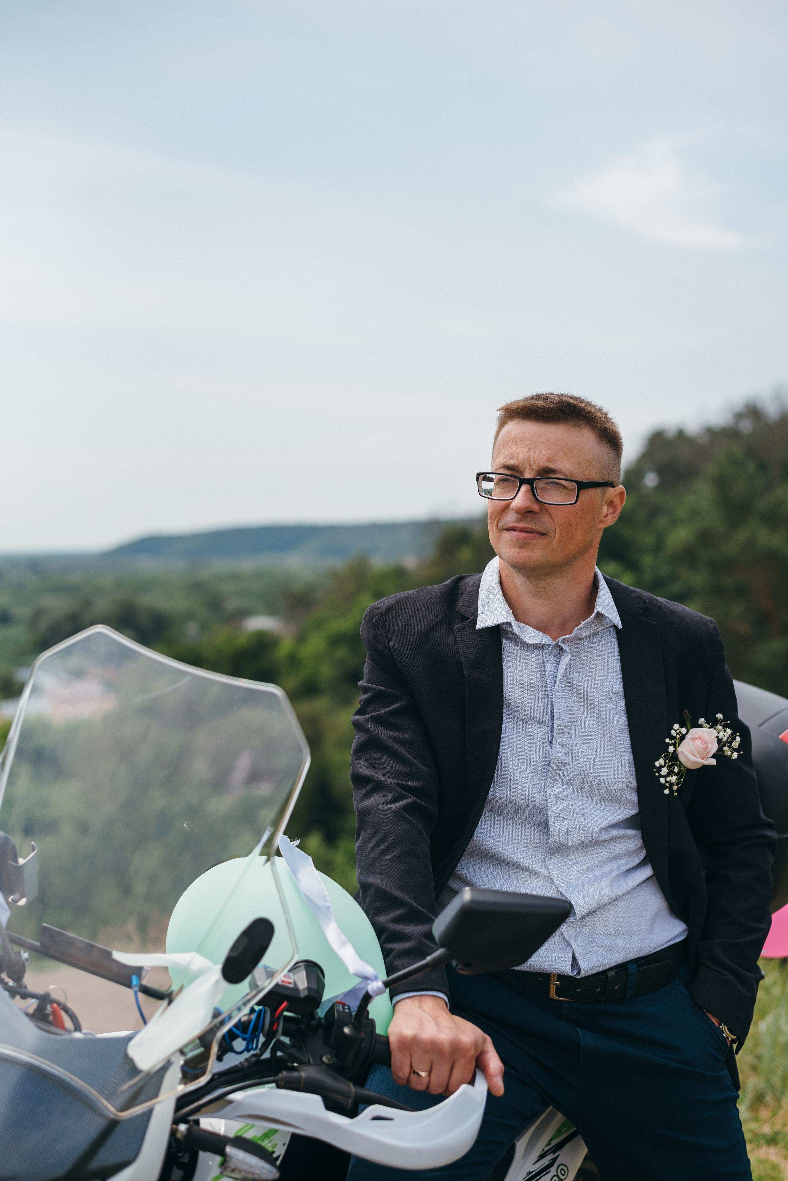 Свадебная прогулка в Рамони. Свадебный фотограф — фотограф на свадьбу в Воронеже — Свадебное фото