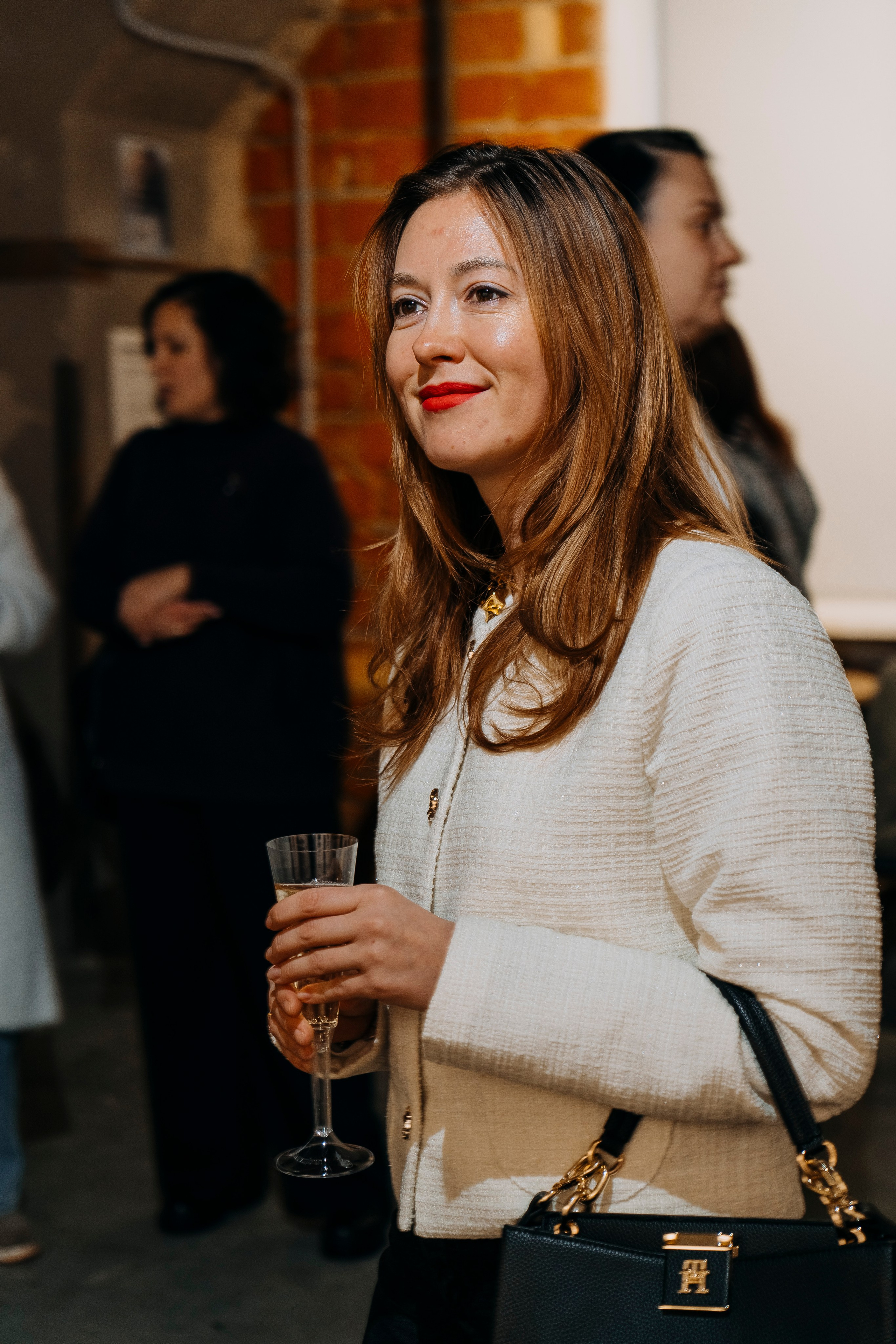 Вернисаж фотовыставки MFamilia «Гармония различий». Организация фотовыставок в Петербурге и Москве, MFamilia (МФамилия)