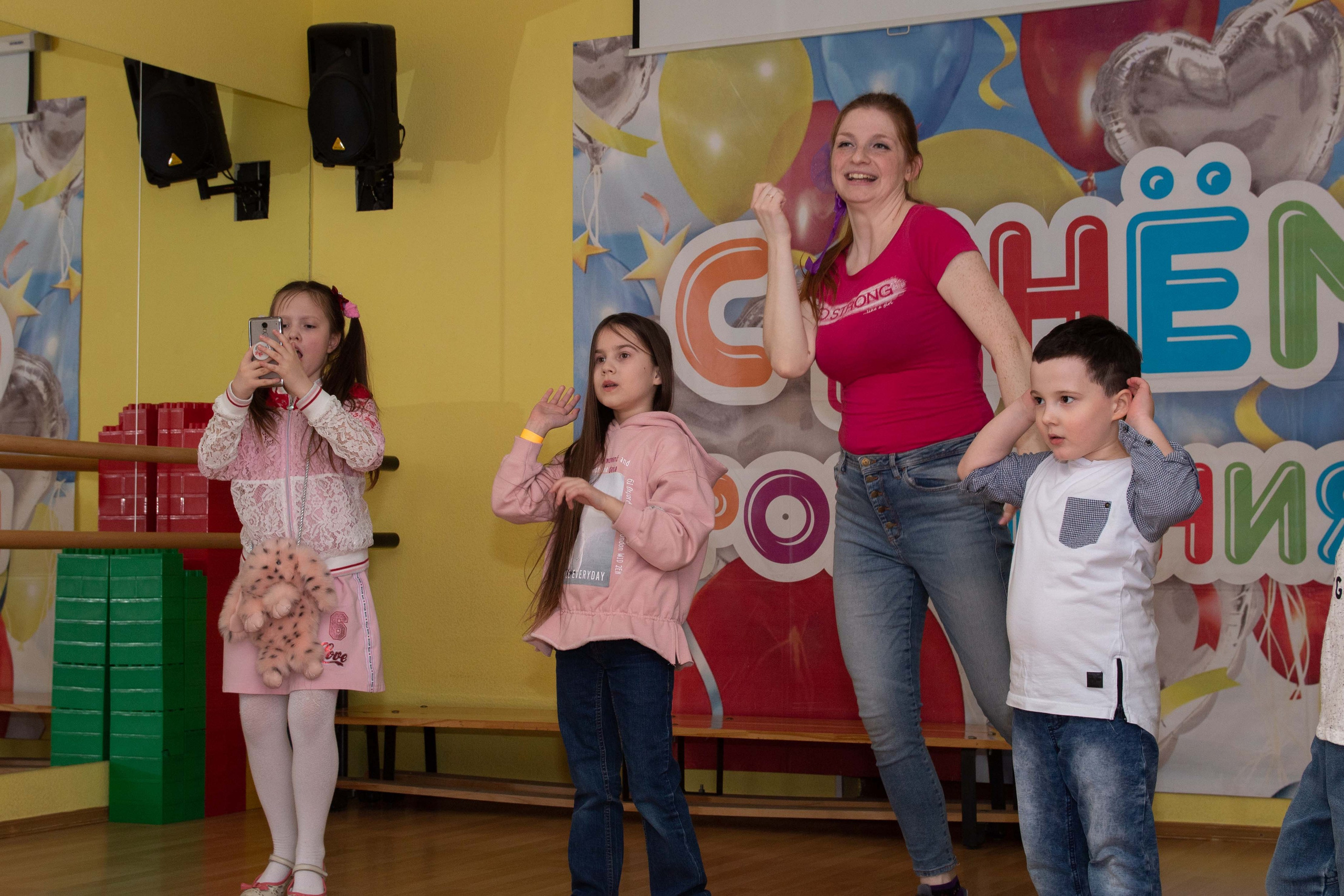 Orange kids. Репортажный Фотограф