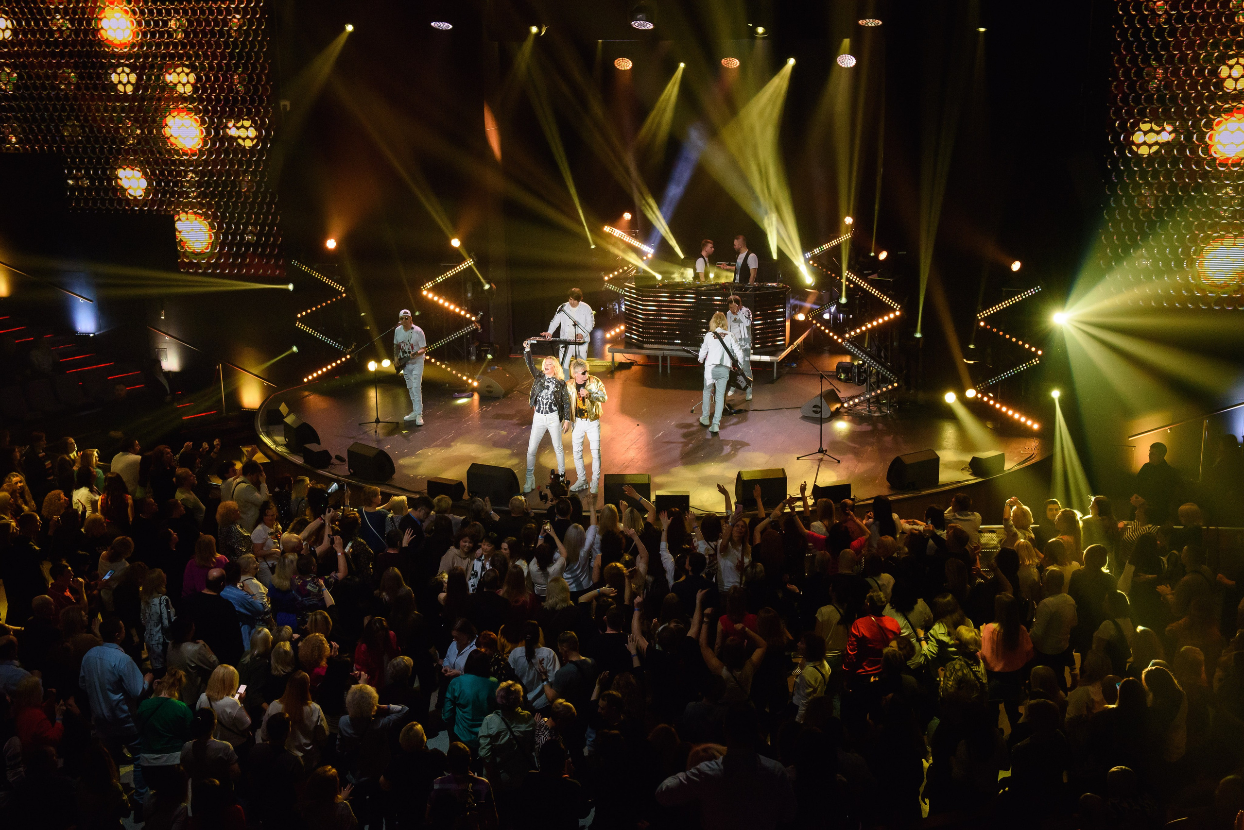 Дискотека СССР. «Сладкий сон» и Сергей Васюта — «Имена на все времена». Бренд-фотограф для экспертов и блогеров в Москве Влада Горбовская