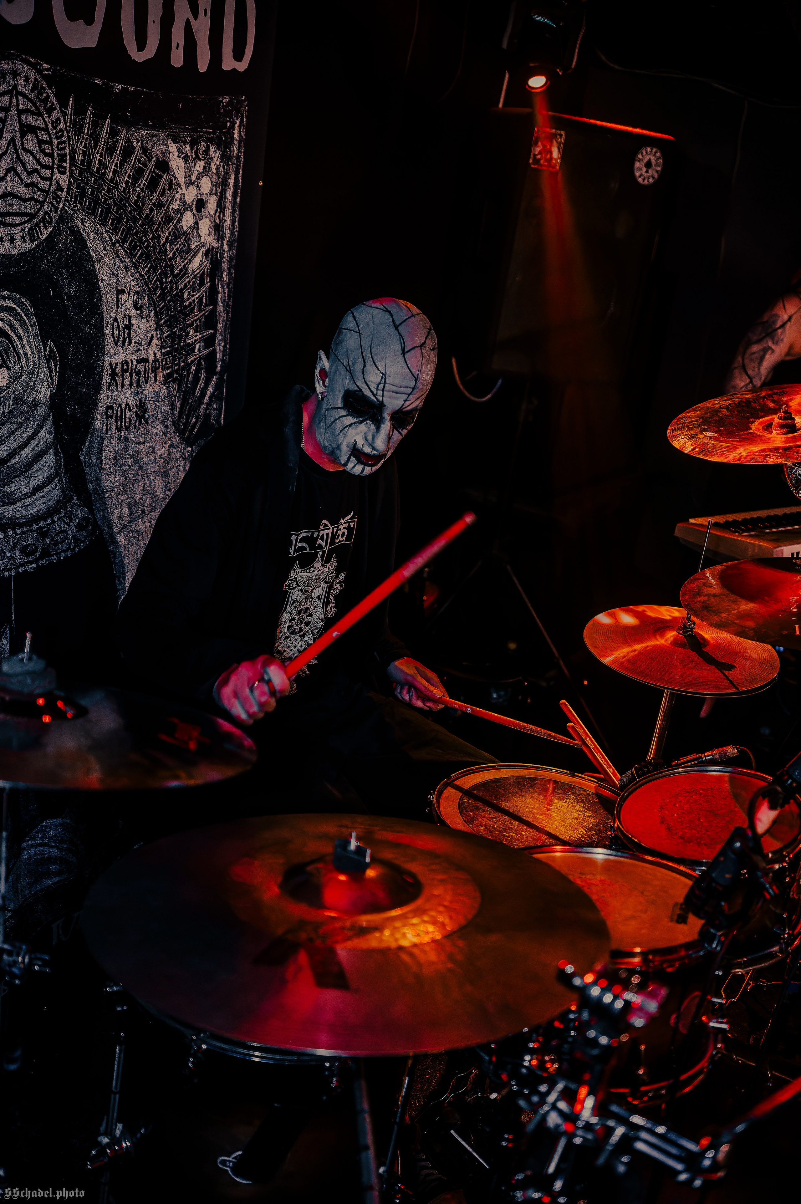 Frostlagte Måne 18.10.25. We will make everything metal!