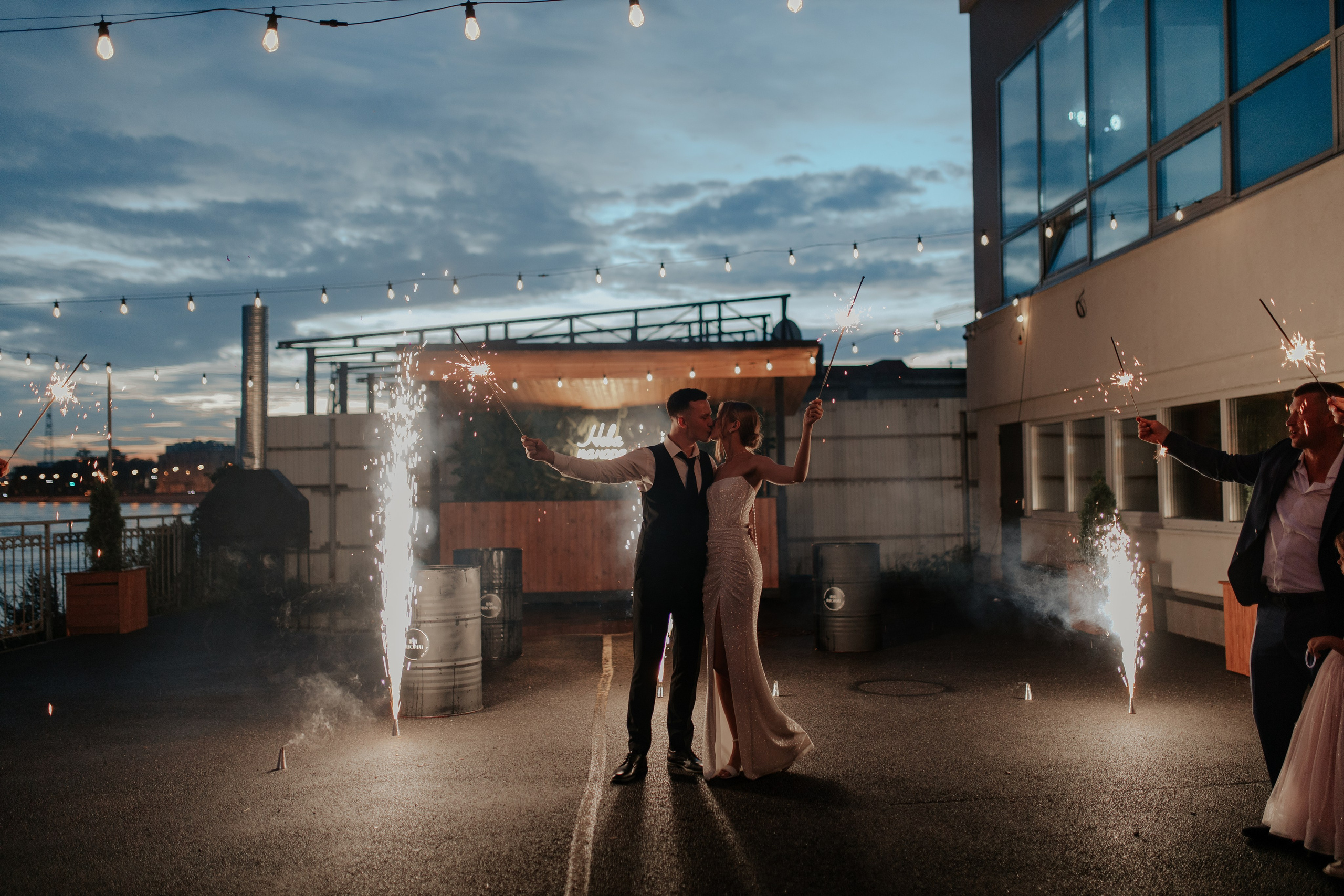 Свадебный банкет в Санкт-Петербурге — Трогательная фотосессия с родными и лавстори. Фотограф в Санкт-Петербурге Лиза Семченкова
