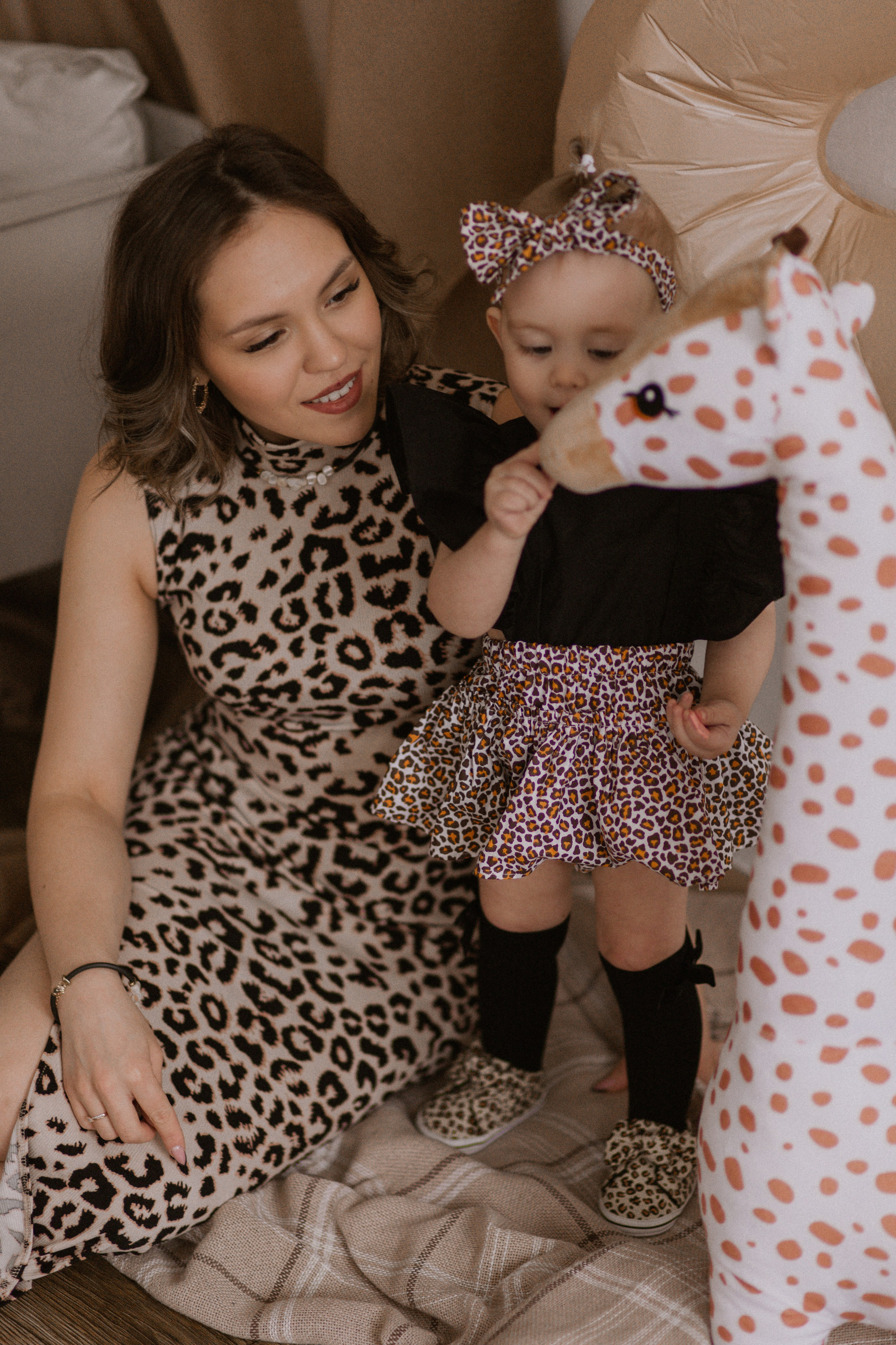 Олеся, Есения и Артём. Главная