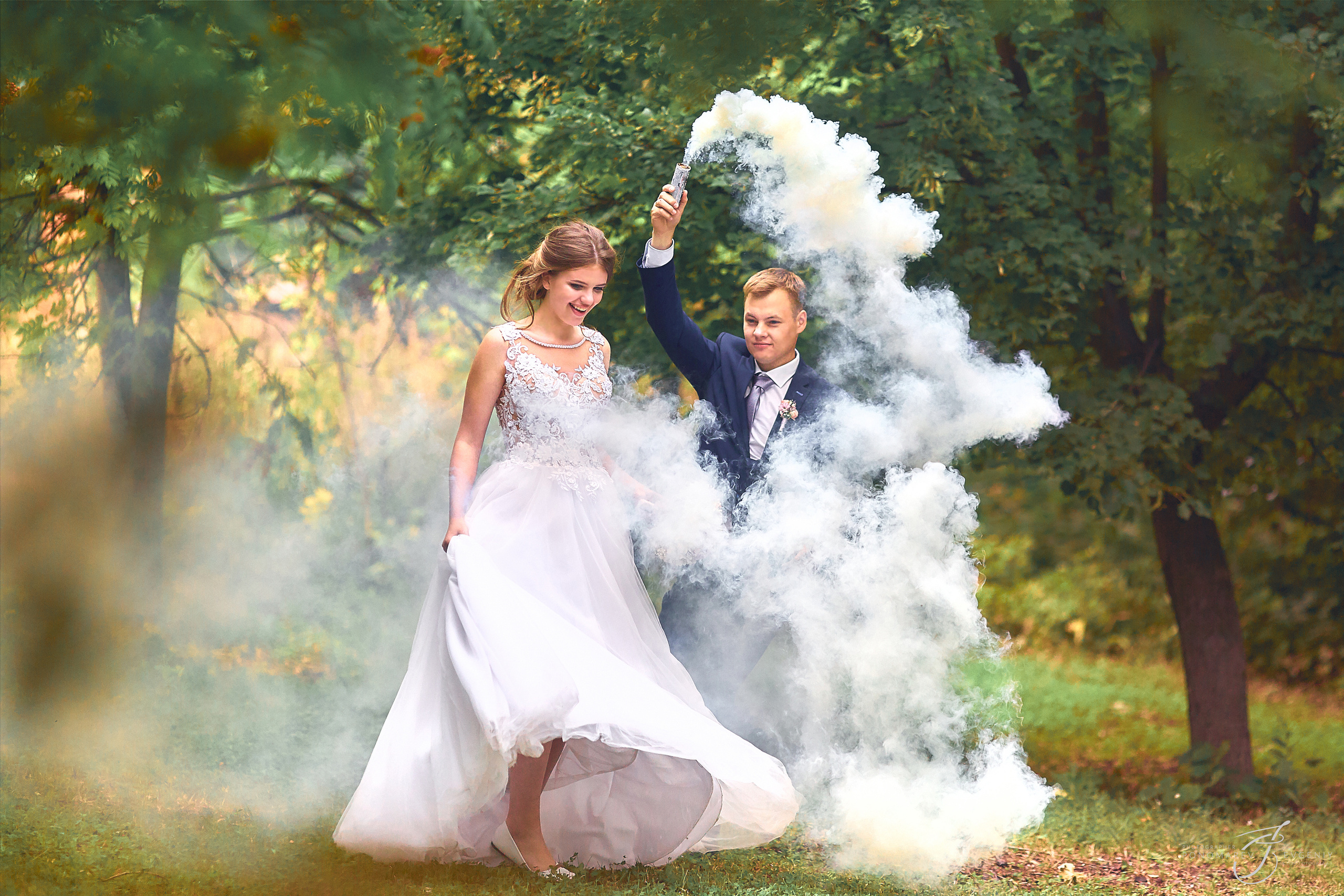 белый дым на свадьбе 