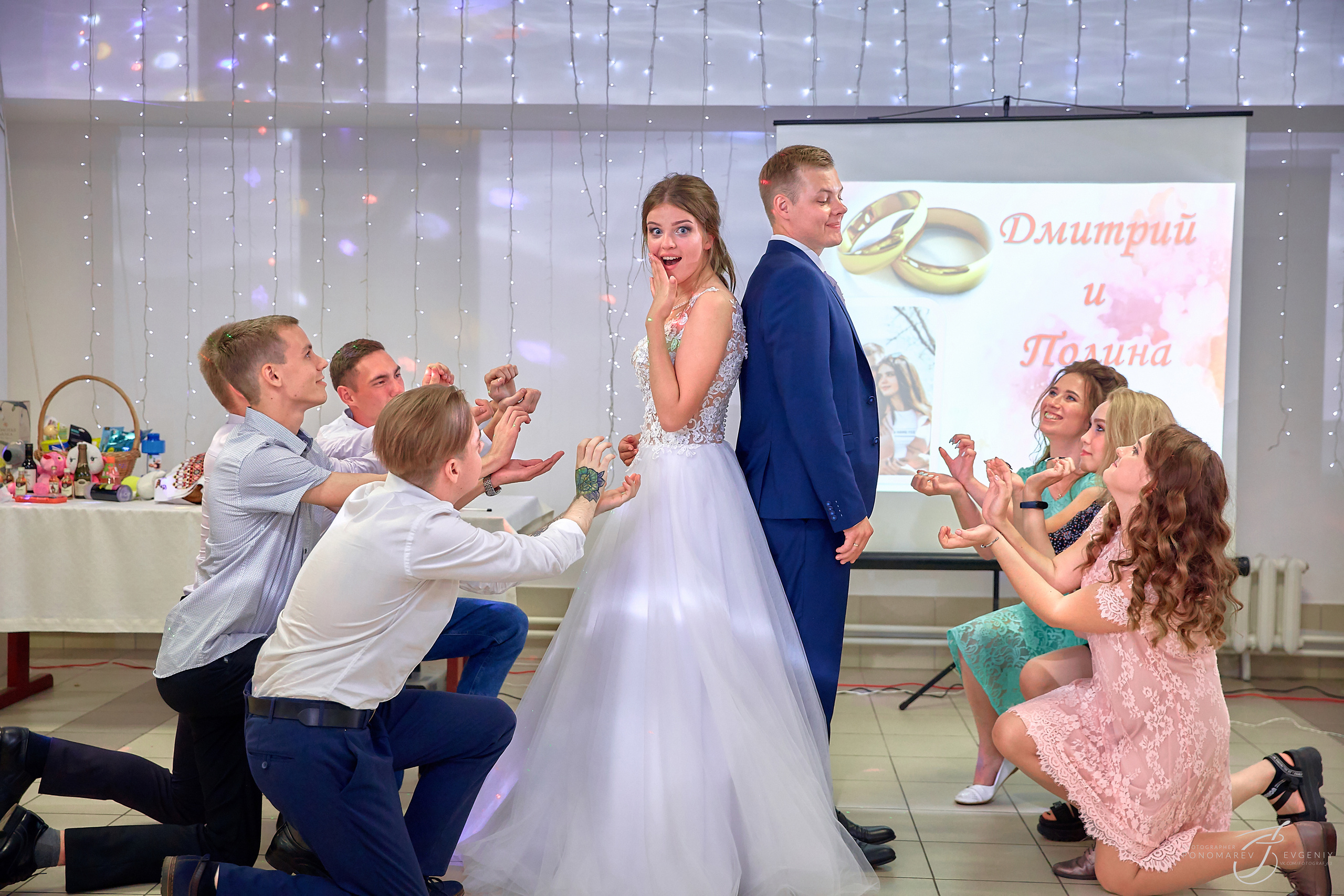 фотограф в кафе на свадьбе