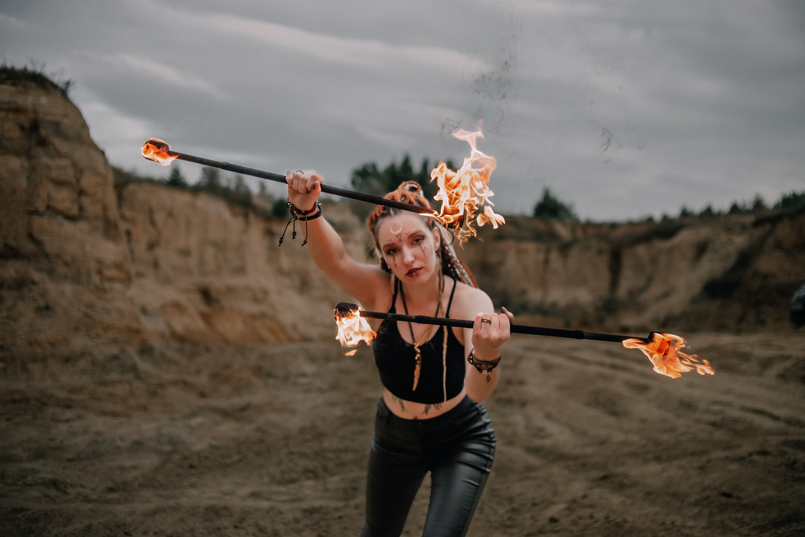 Марина. Фотосессия с фаерами. Фотограф Регина Крикунова г. Красноярск