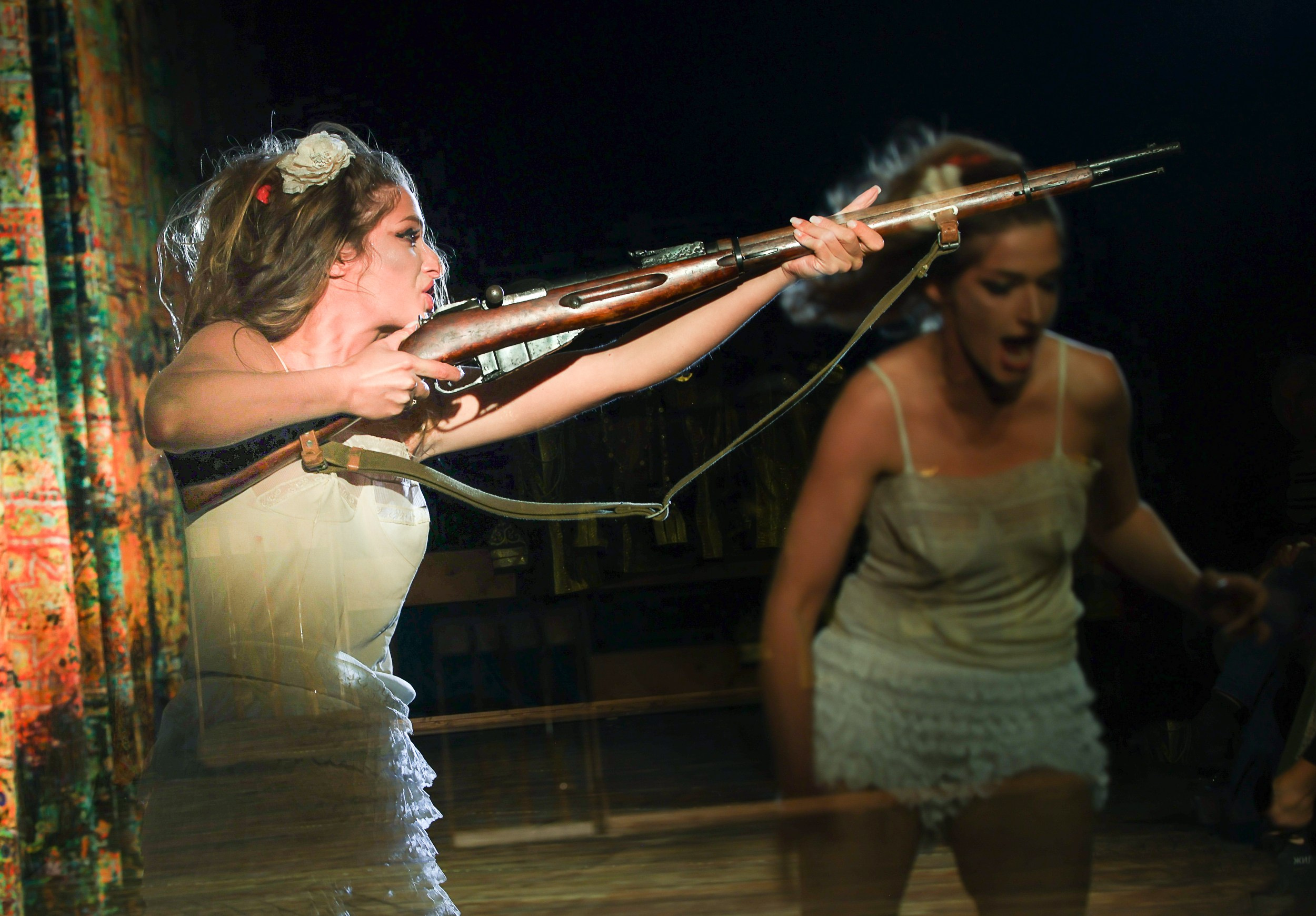 Весёлая женщина. Театр Эрмитаж. Репортажный, архитектурный, театральный и файн-арт фотограф Лена Мельникова в Москве