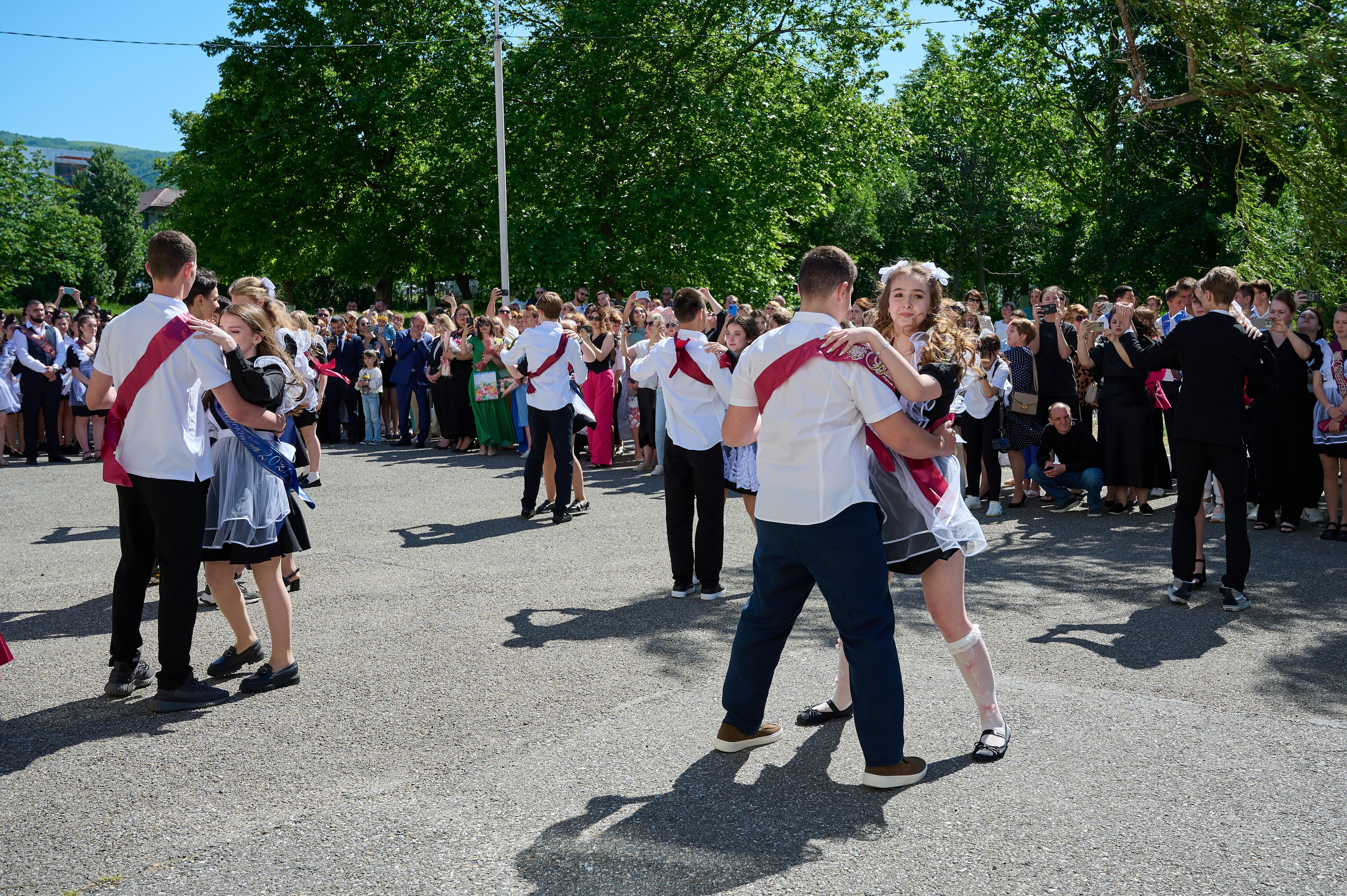 Последний звонок. Жизнь курорта Кабардинка в фотографиях