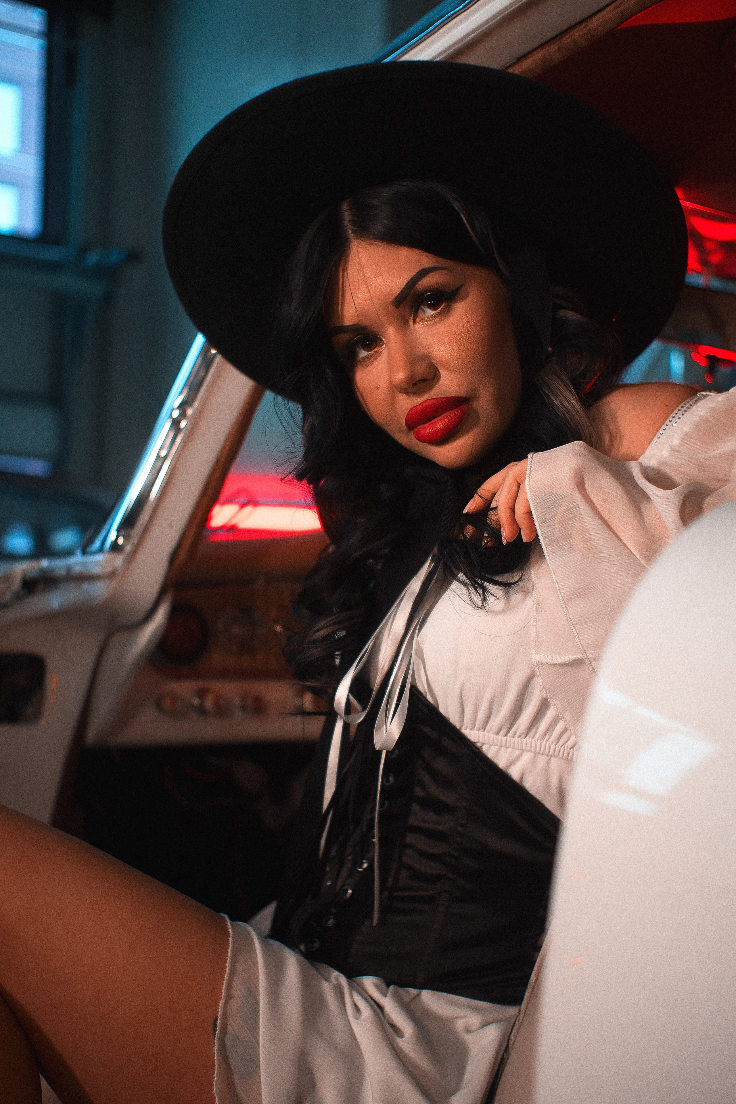 Фотосессия для Кристины в музее ретро автомобилей, Новосибирск. Фотограф в Новосибирске Владислав Унтерберг