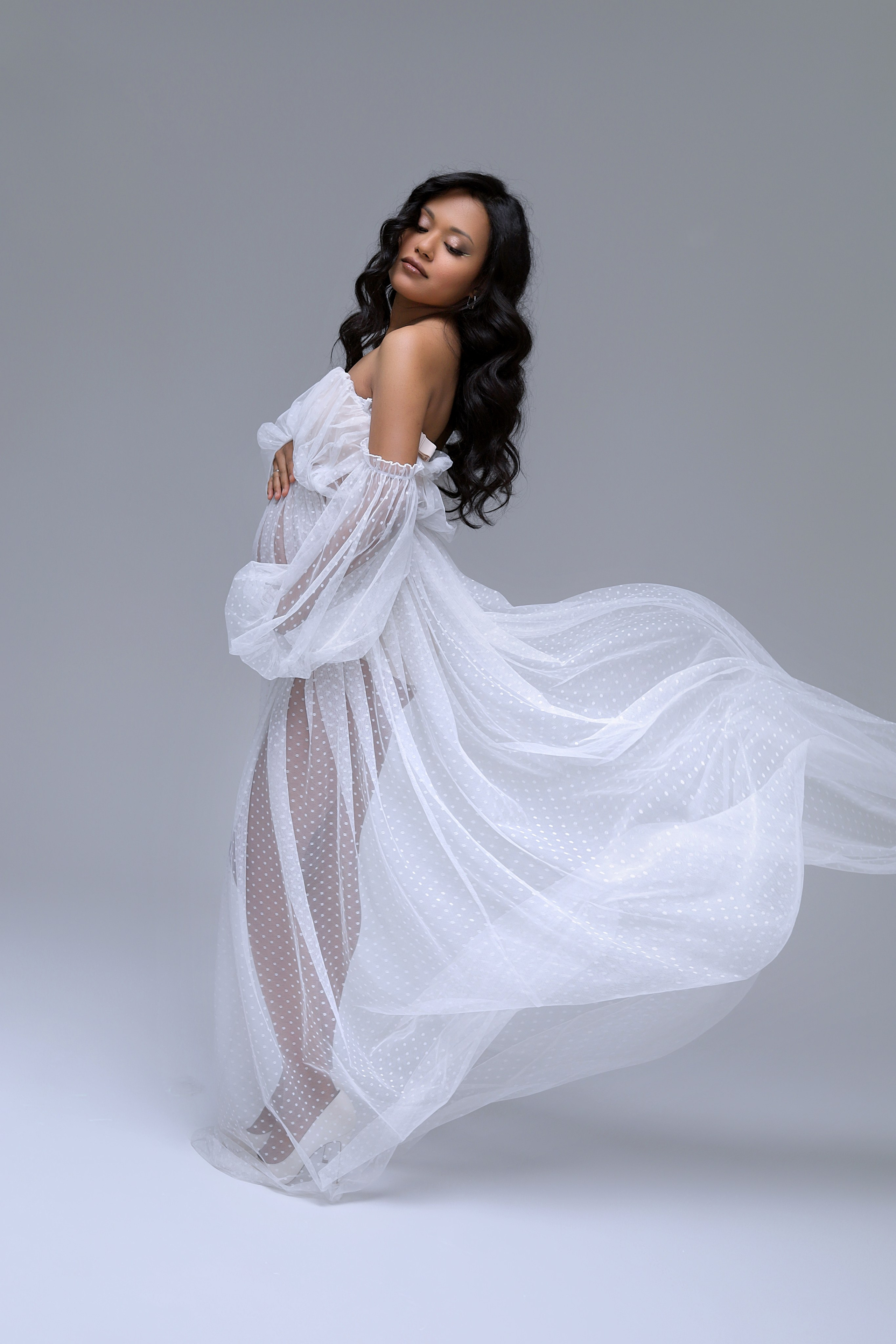 Профессиональная фотосессия беременности в студии и на природе. Фотограф Мария Дрогунова