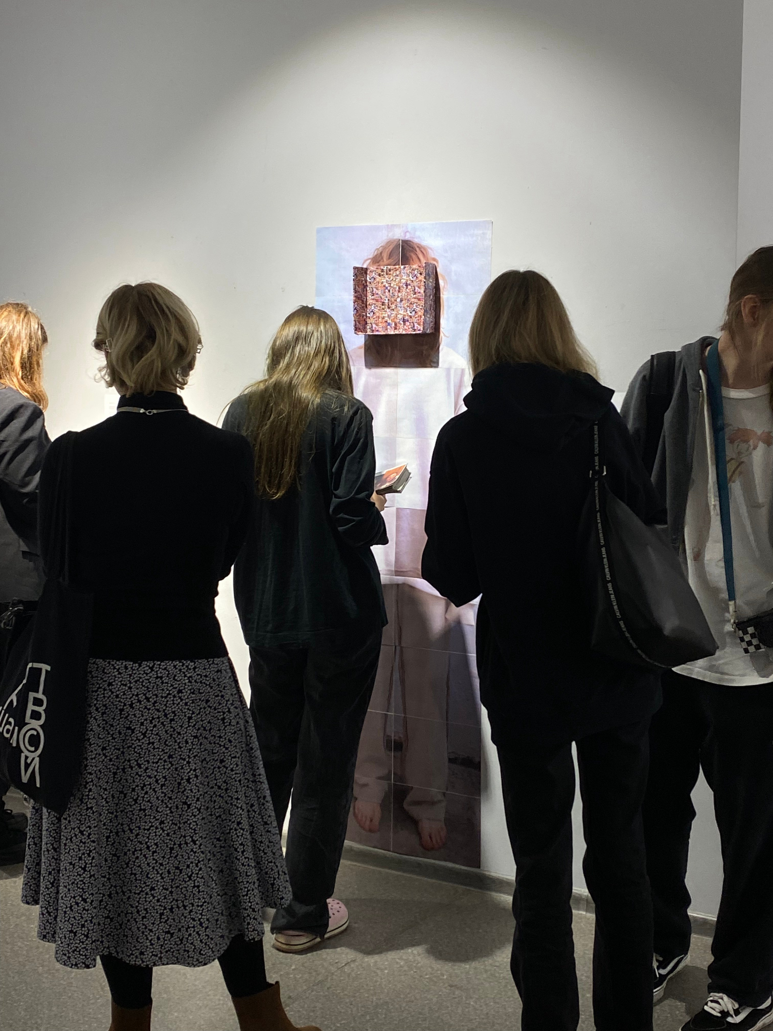 Не плач (ь) [мультимедийный проект]. Аня белка — художница и фотограф