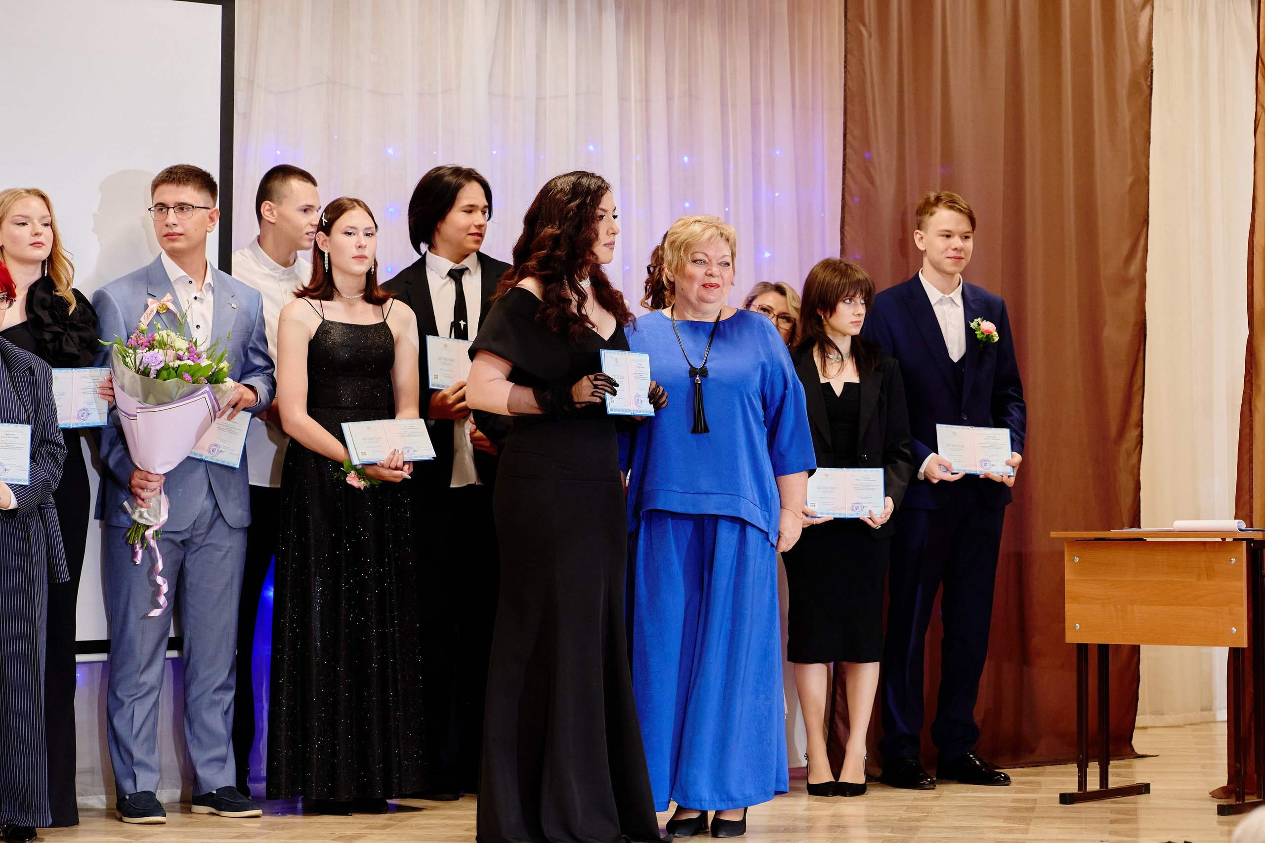 Выпускной 35 Сош. Фотограф Выпускные альбомы Таганрог Сергей Коробченко