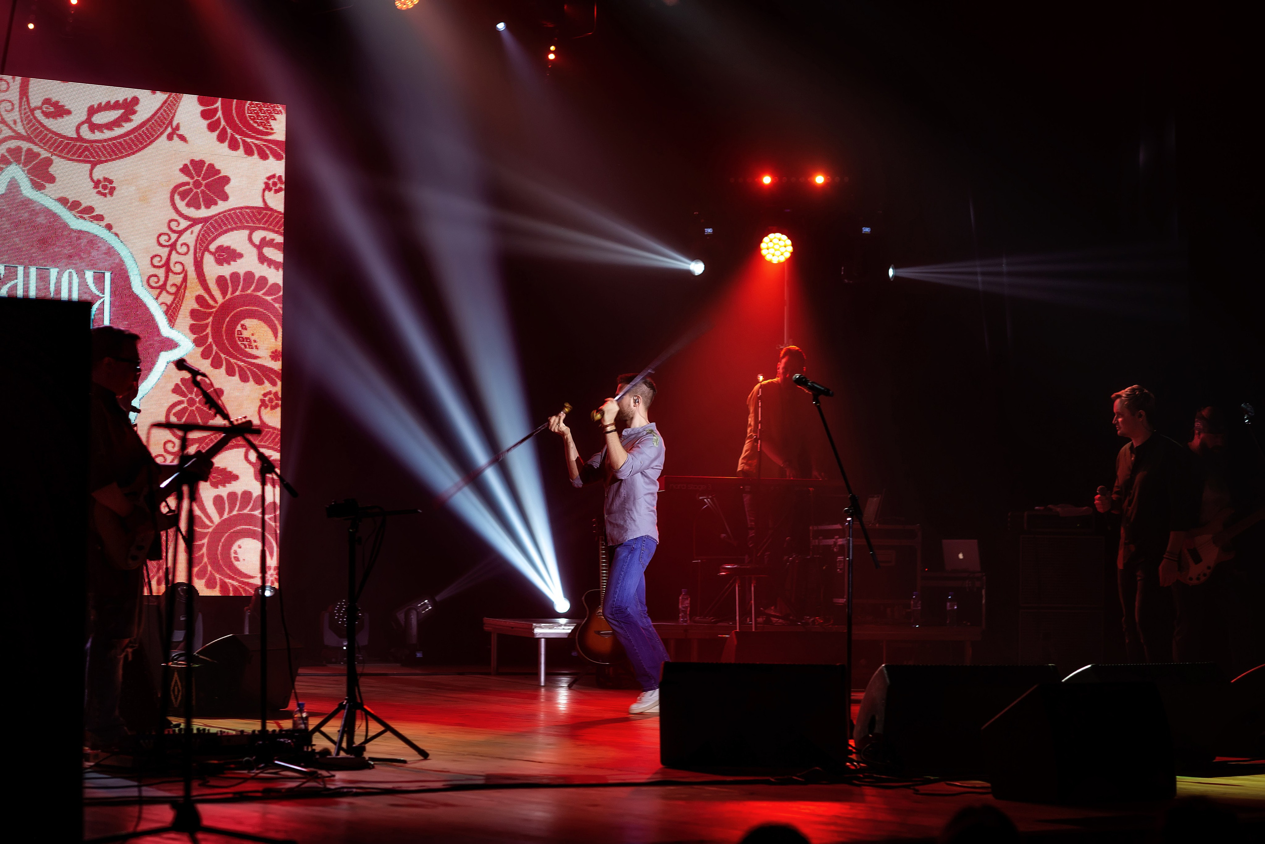 Концерт Пелагеи. Школьный, фэшн фотограф в Тюмени и в России Ирина Королева