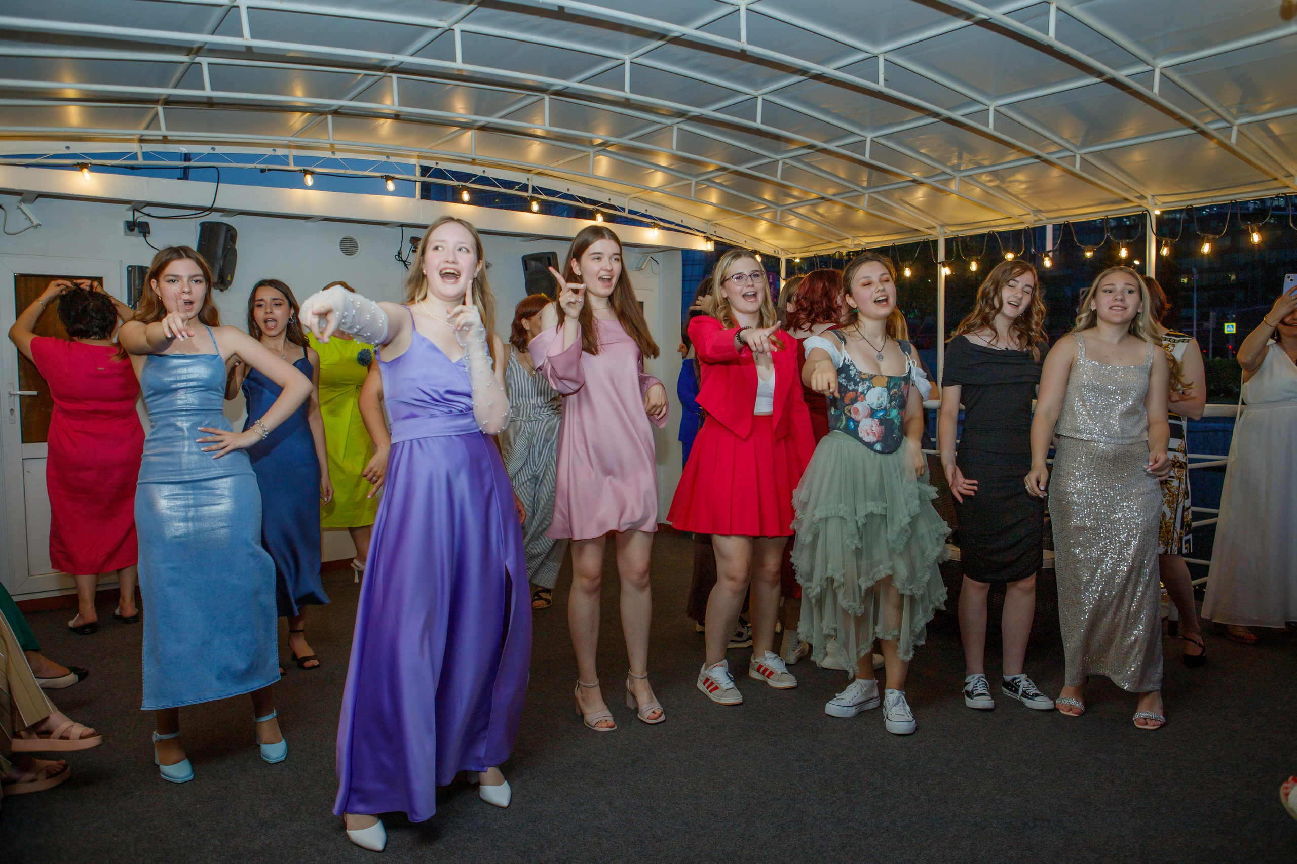 9 класс / Гимназия № 1558 имени Росалии де Кастро / Выпускной. Детский и семейный фотограф Мария Киселёва. Москва