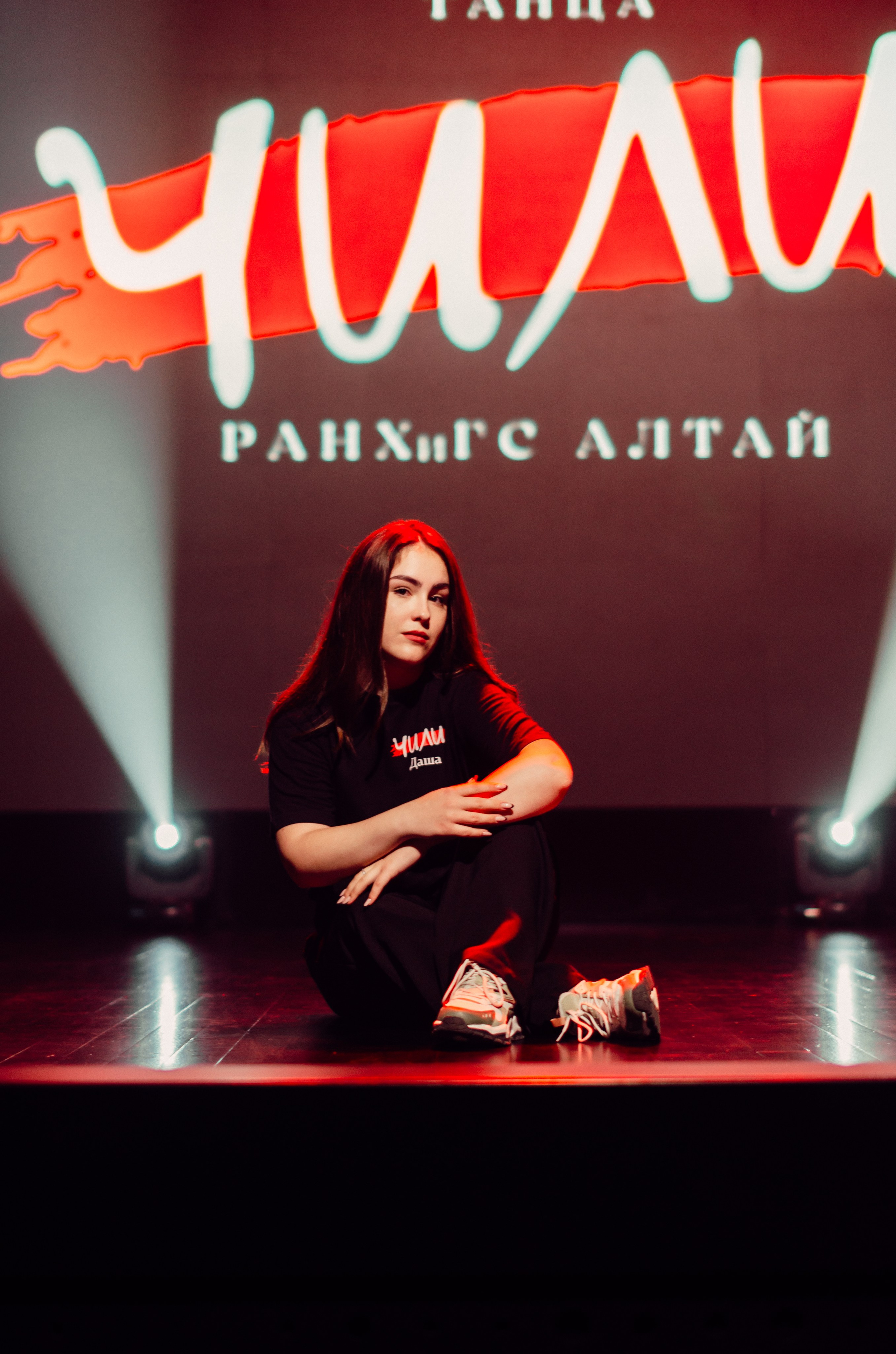 Групповая фотосъемка танцевального коллектива. Денисова Аля — фотограф для парных съемок и индивидуальных историй в Барнауле